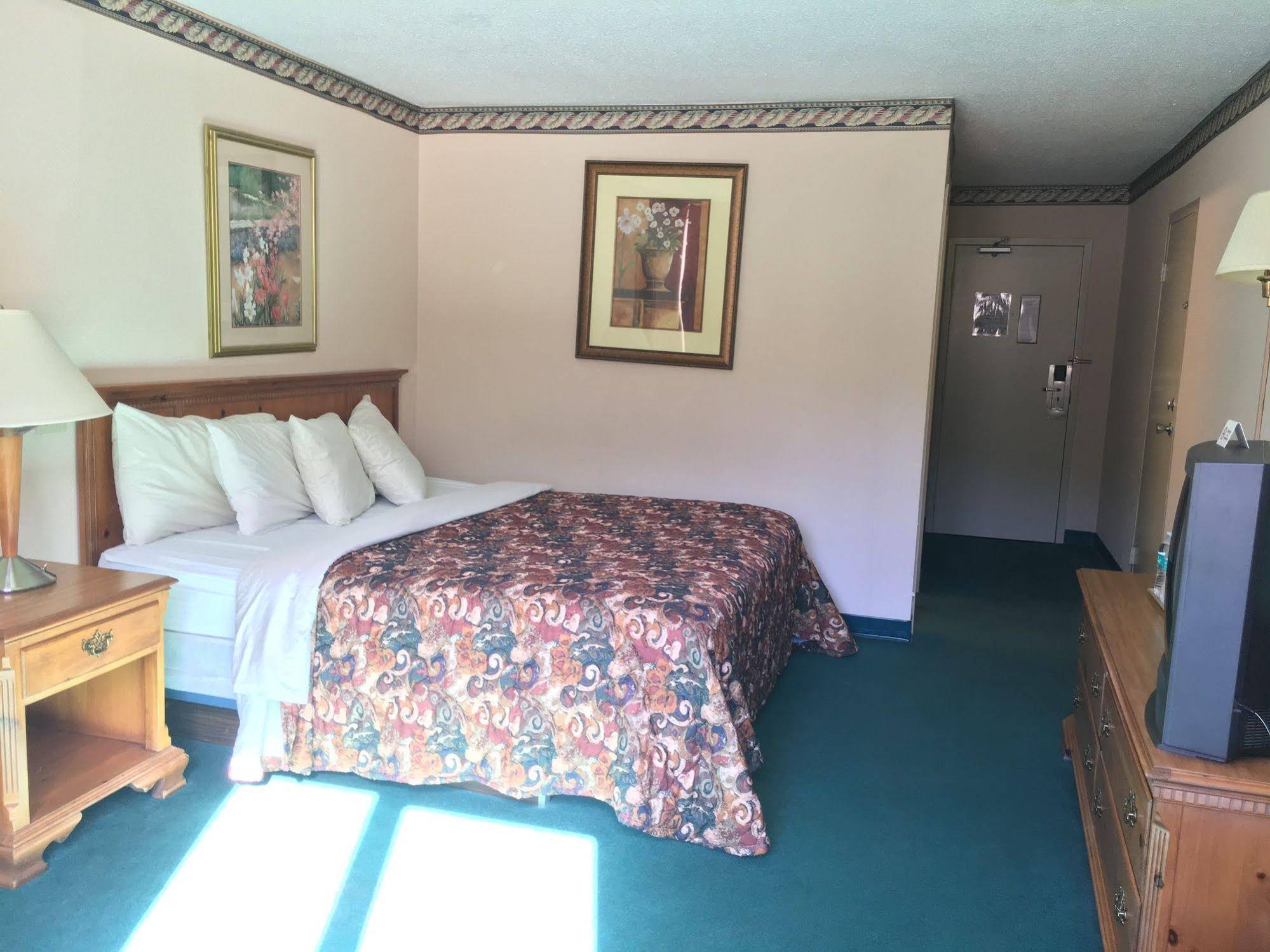 Clarion Hotel Conference Center