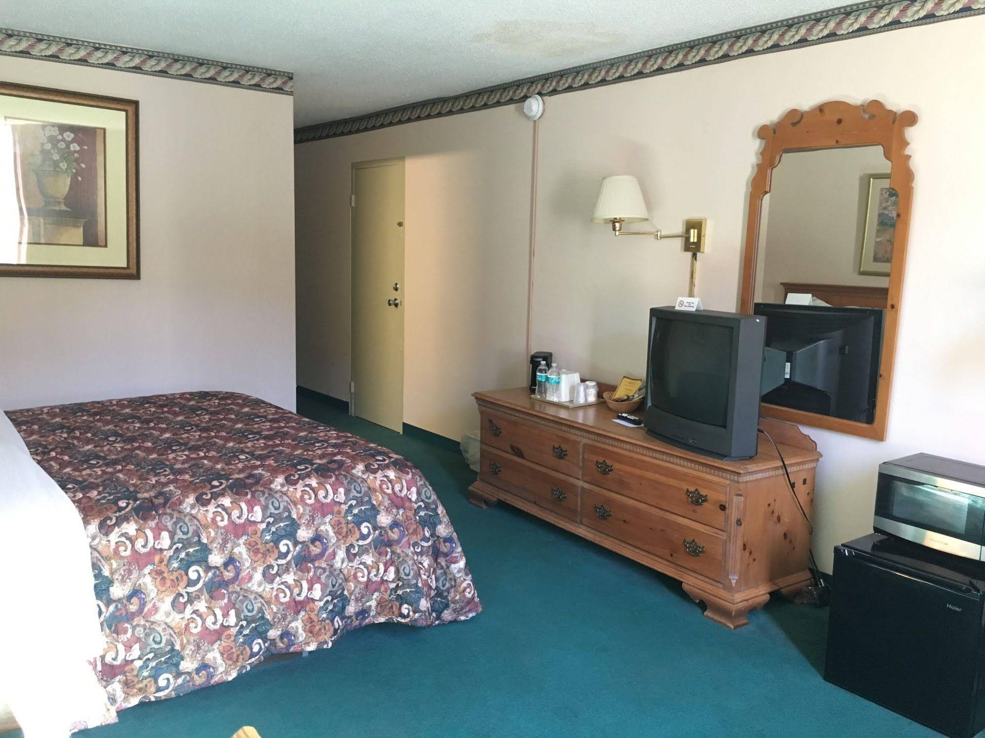 Clarion Hotel Conference Center