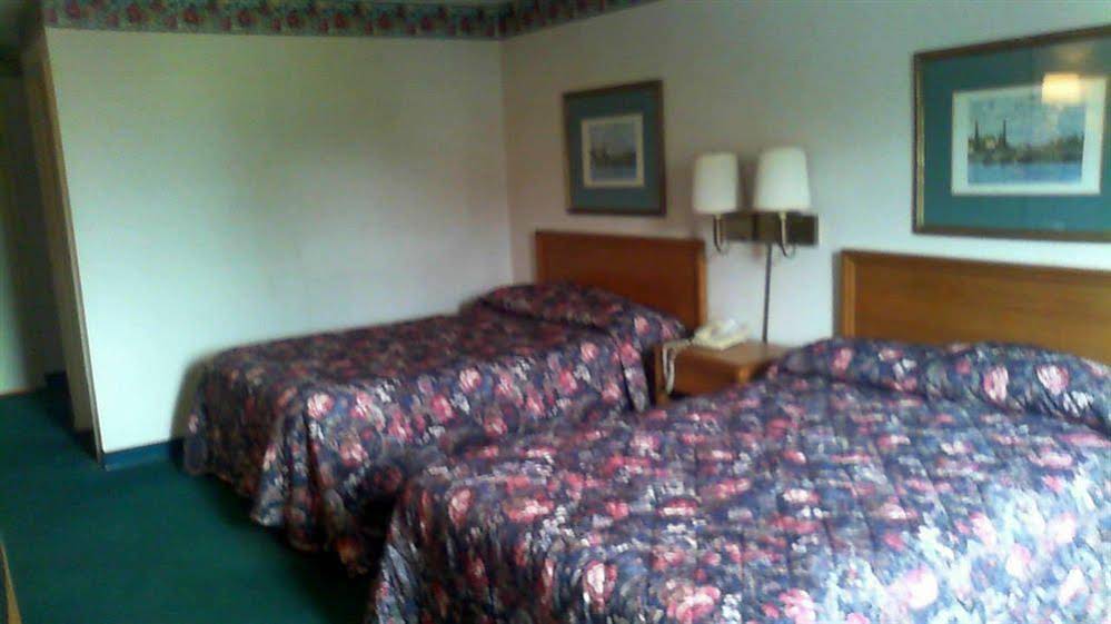 Clarion Hotel Conference Center