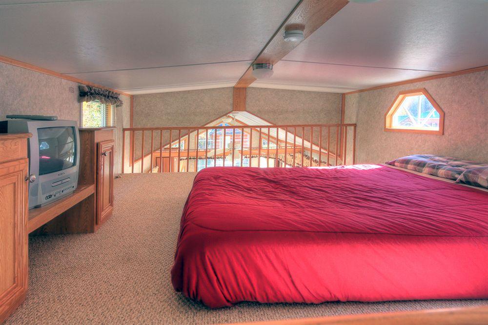Misty Mountain Ranch B&B & Cabins