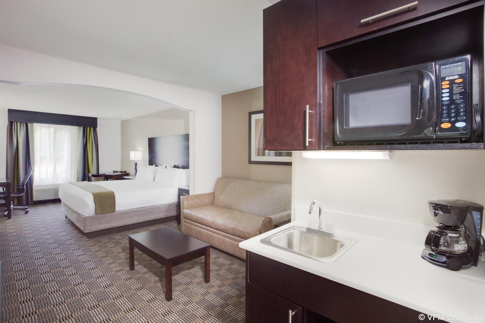 Holiday Inn Express & Suites Mebane