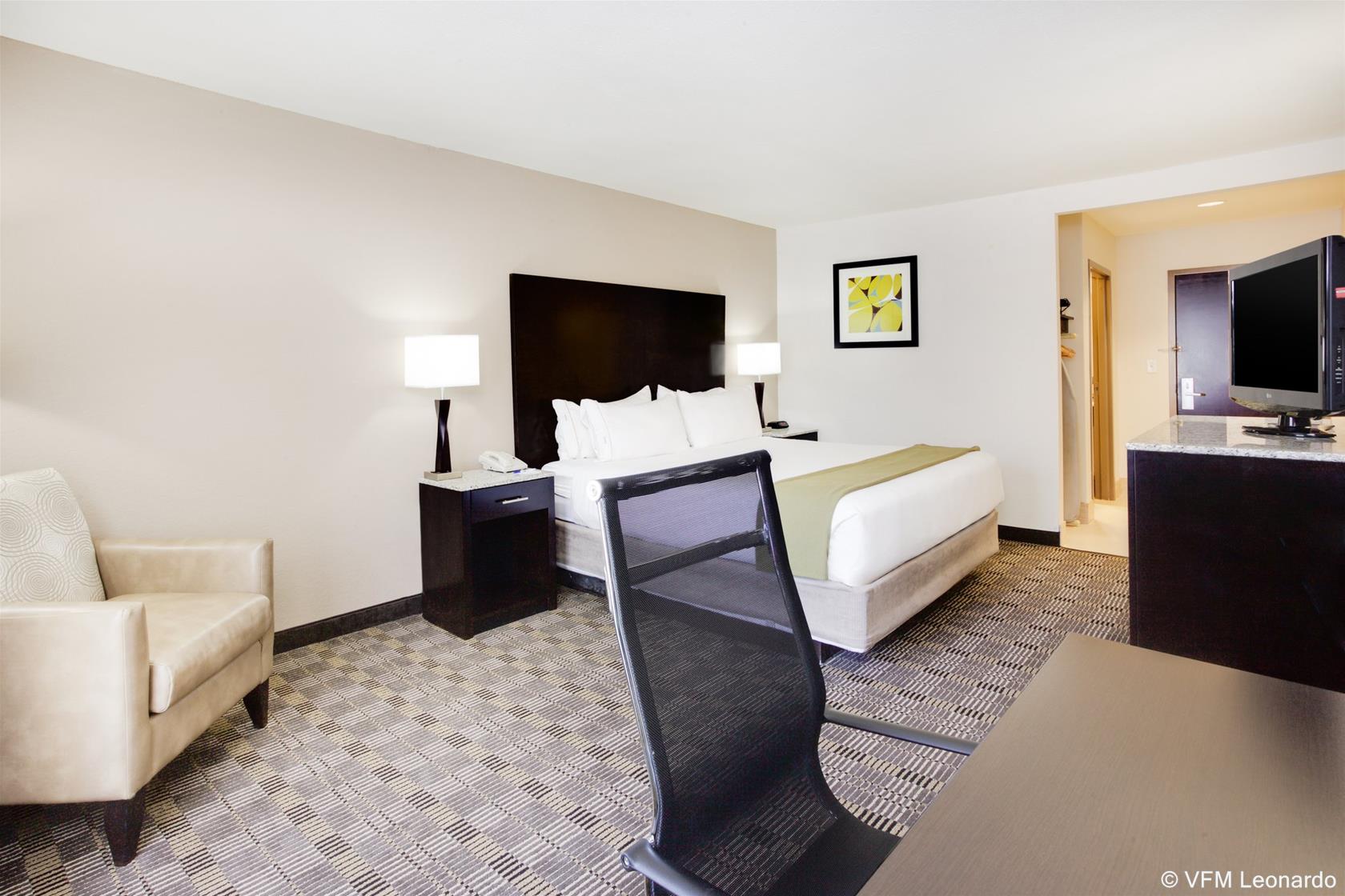 Holiday Inn Express & Suites Mebane