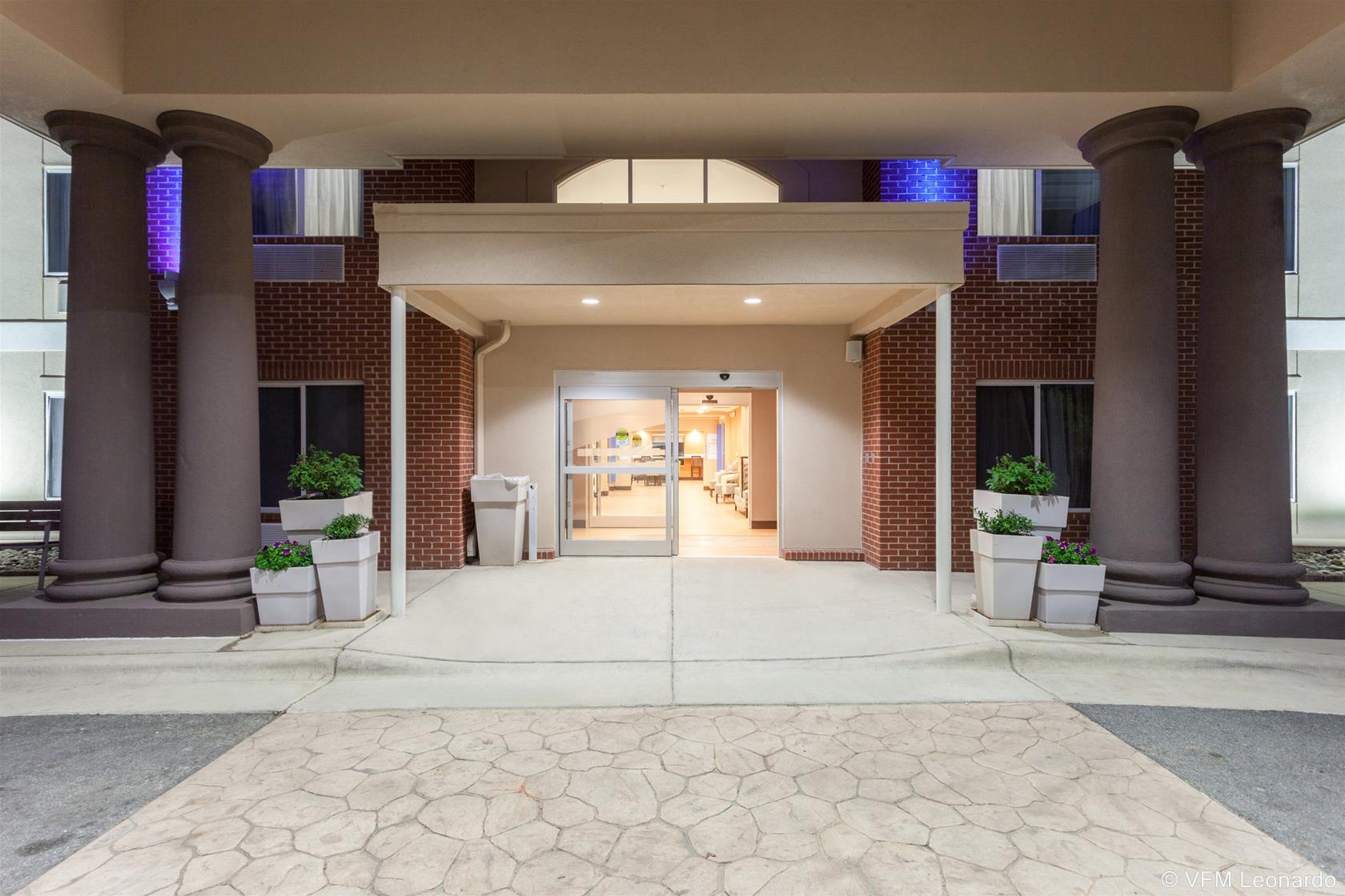 Holiday Inn Express & Suites Mebane