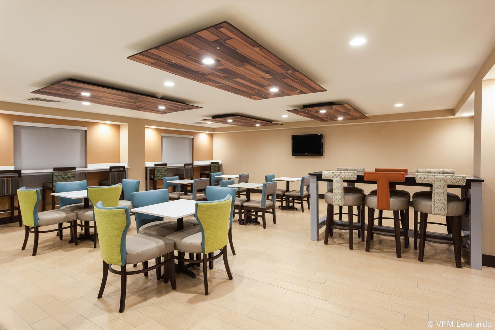 Holiday Inn Express & Suites Mebane