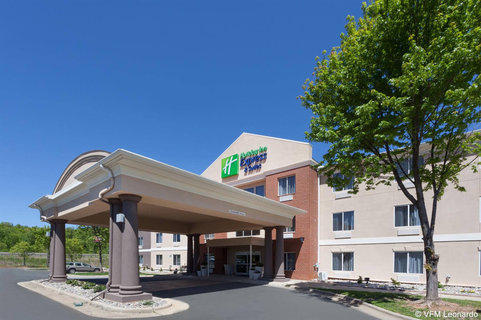 Holiday Inn Express & Suites Mebane