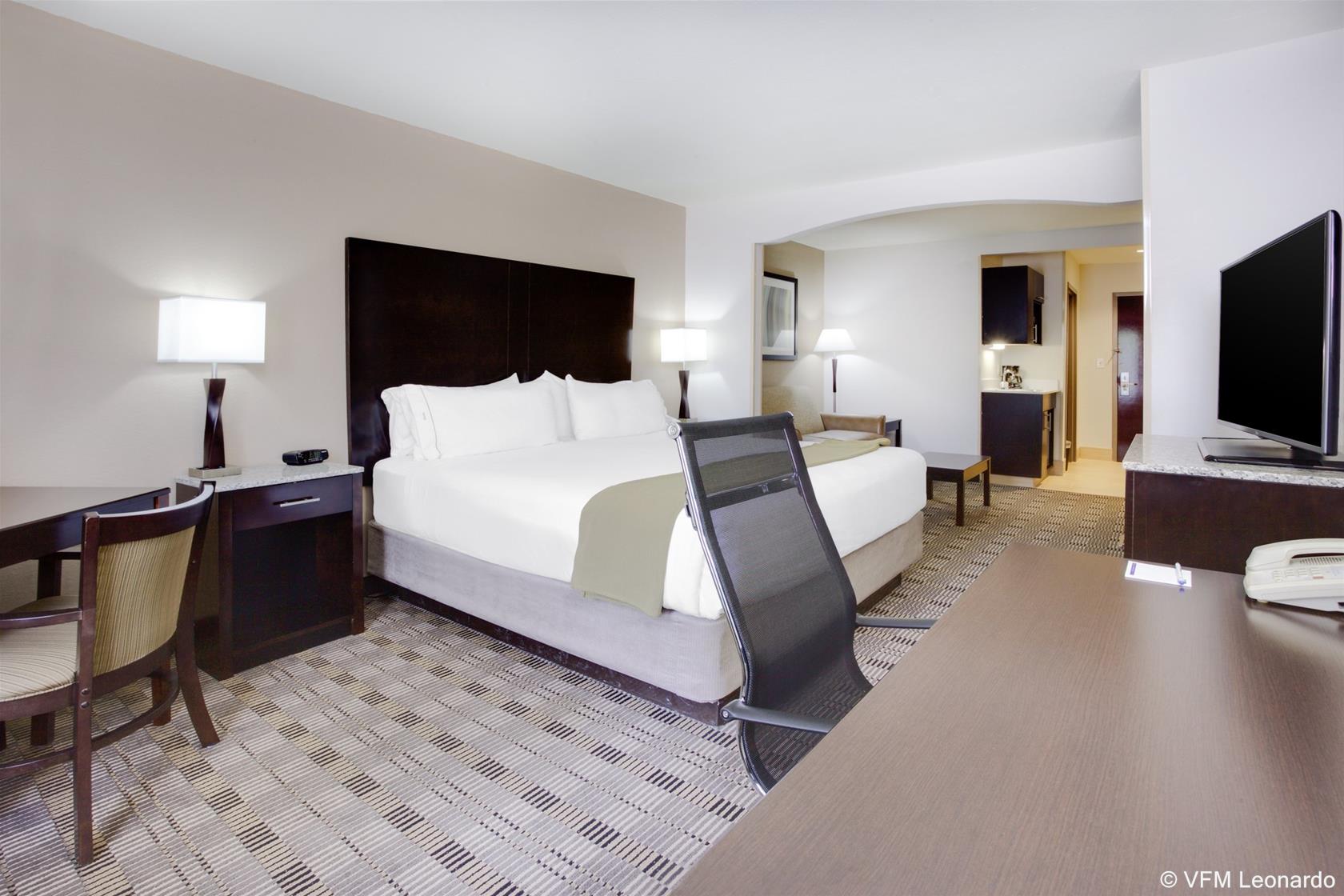 Holiday Inn Express & Suites Mebane
