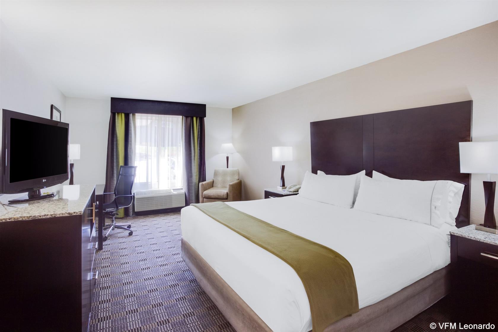 Holiday Inn Express & Suites Mebane