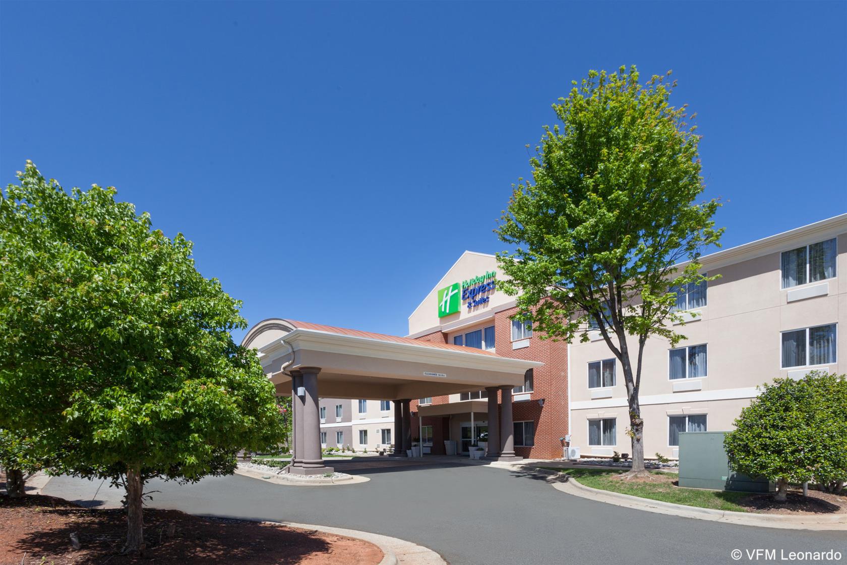 Holiday Inn Express & Suites Mebane