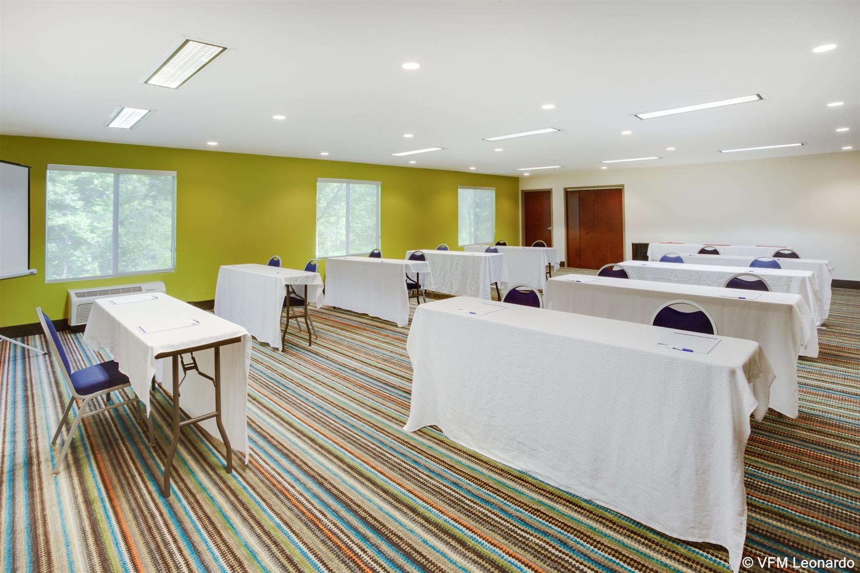 Holiday Inn Express & Suites Mebane