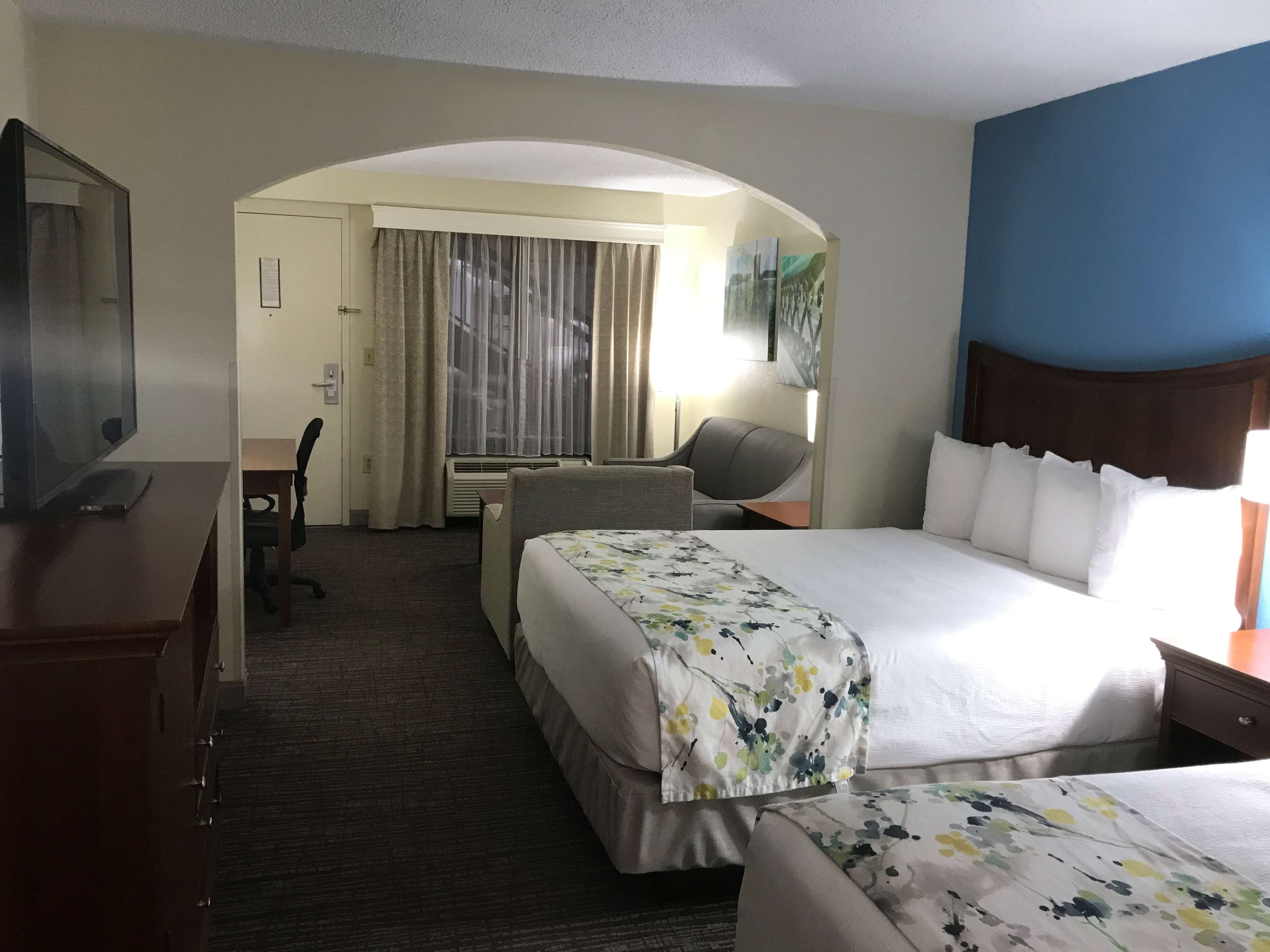 Best Western Inn & Suites - Monroe