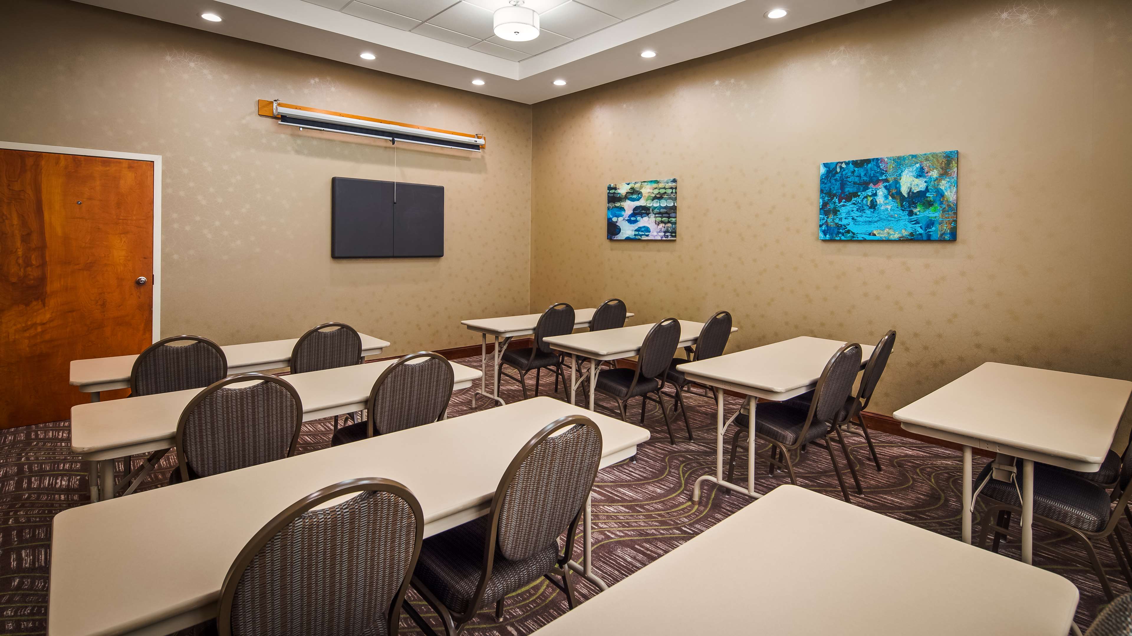 Best Western Inn & Suites - Monroe