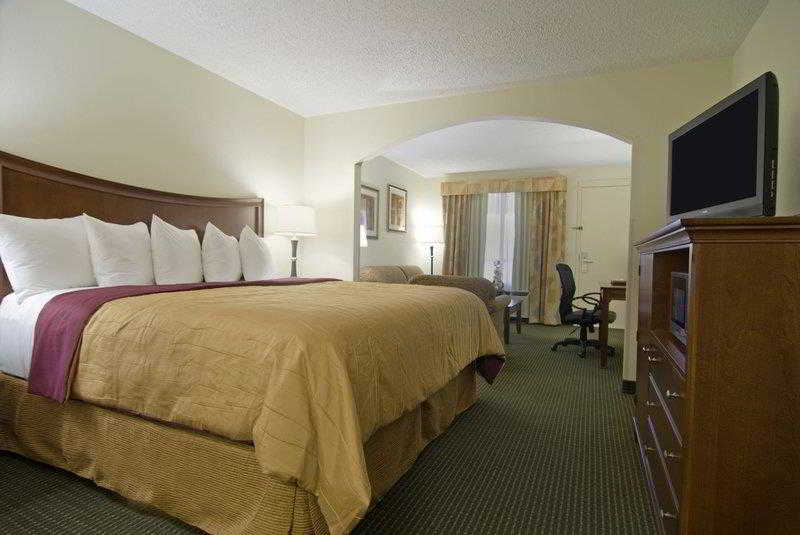 Best Western Inn & Suites - Monroe