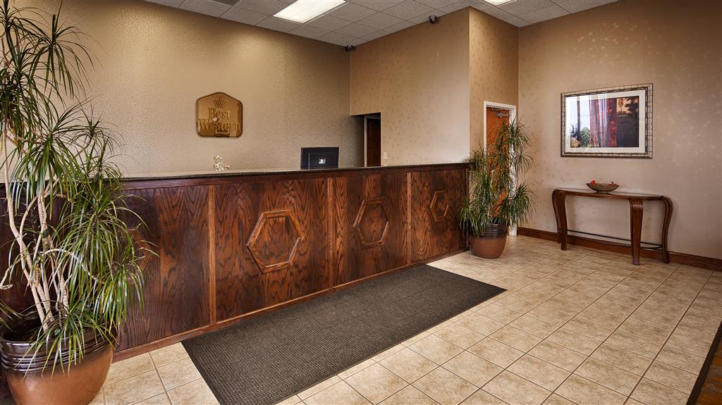 Best Western Inn & Suites - Monroe