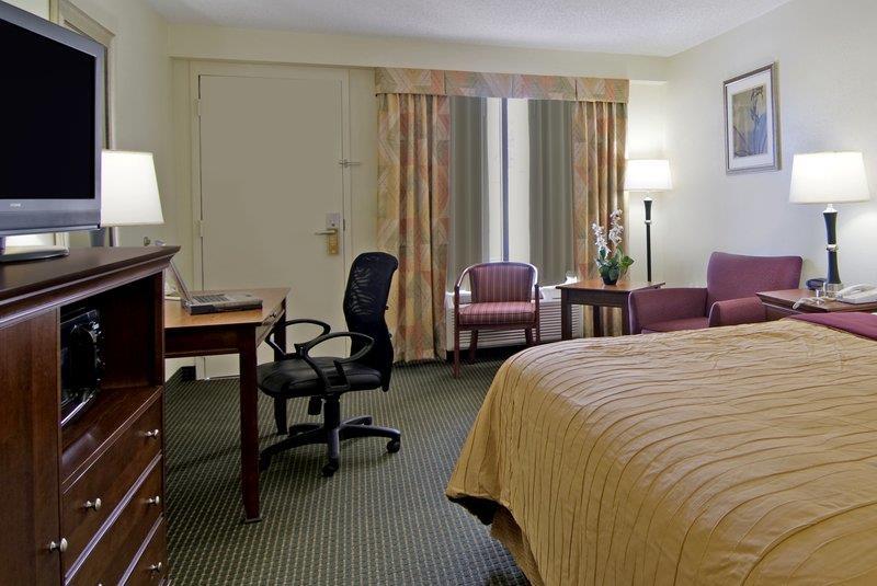 Best Western Inn & Suites - Monroe