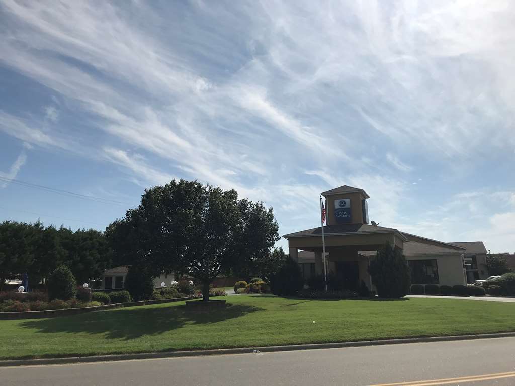 Best Western Inn & Suites - Monroe