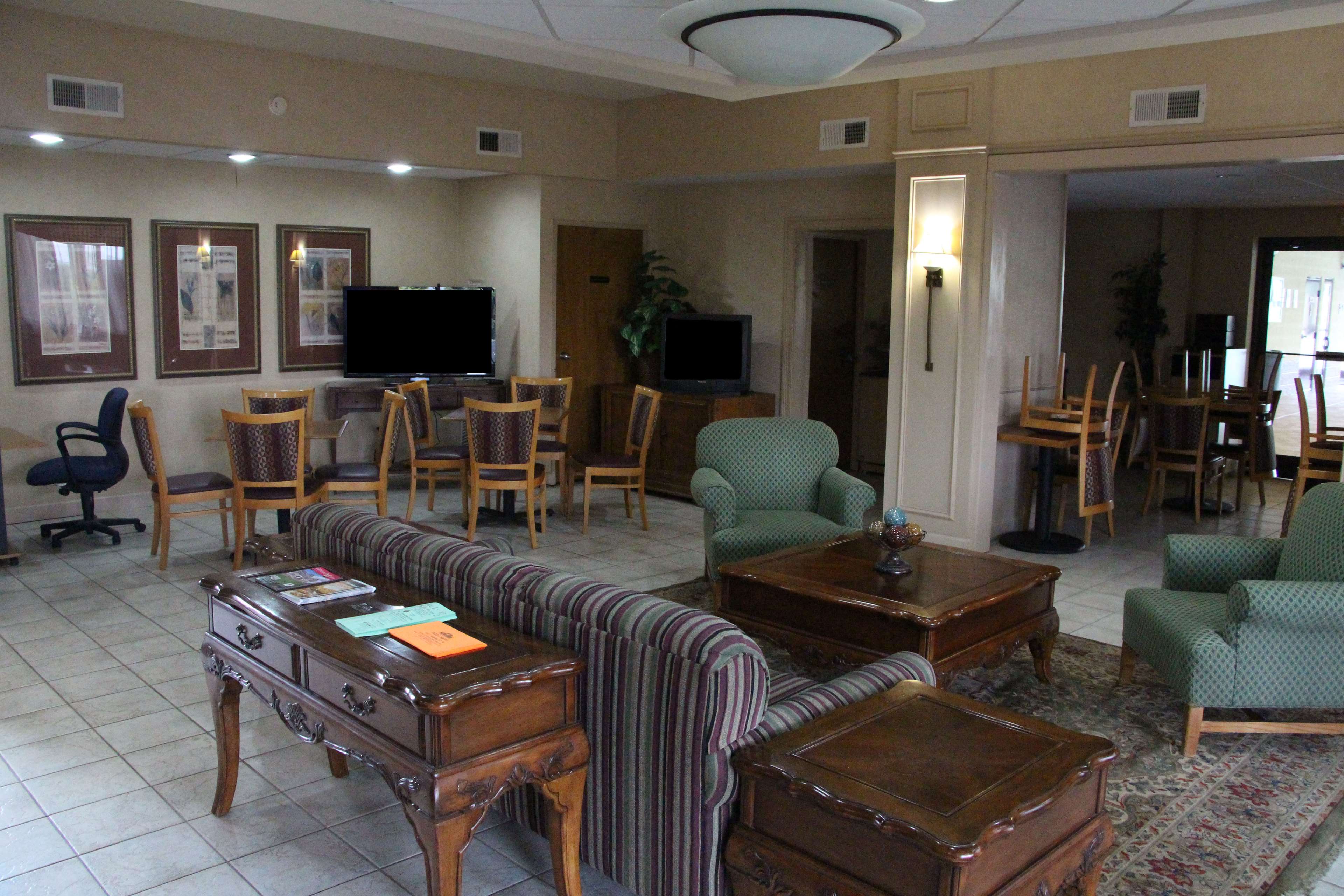 Red Roof Inn & Suites Monroe, NC