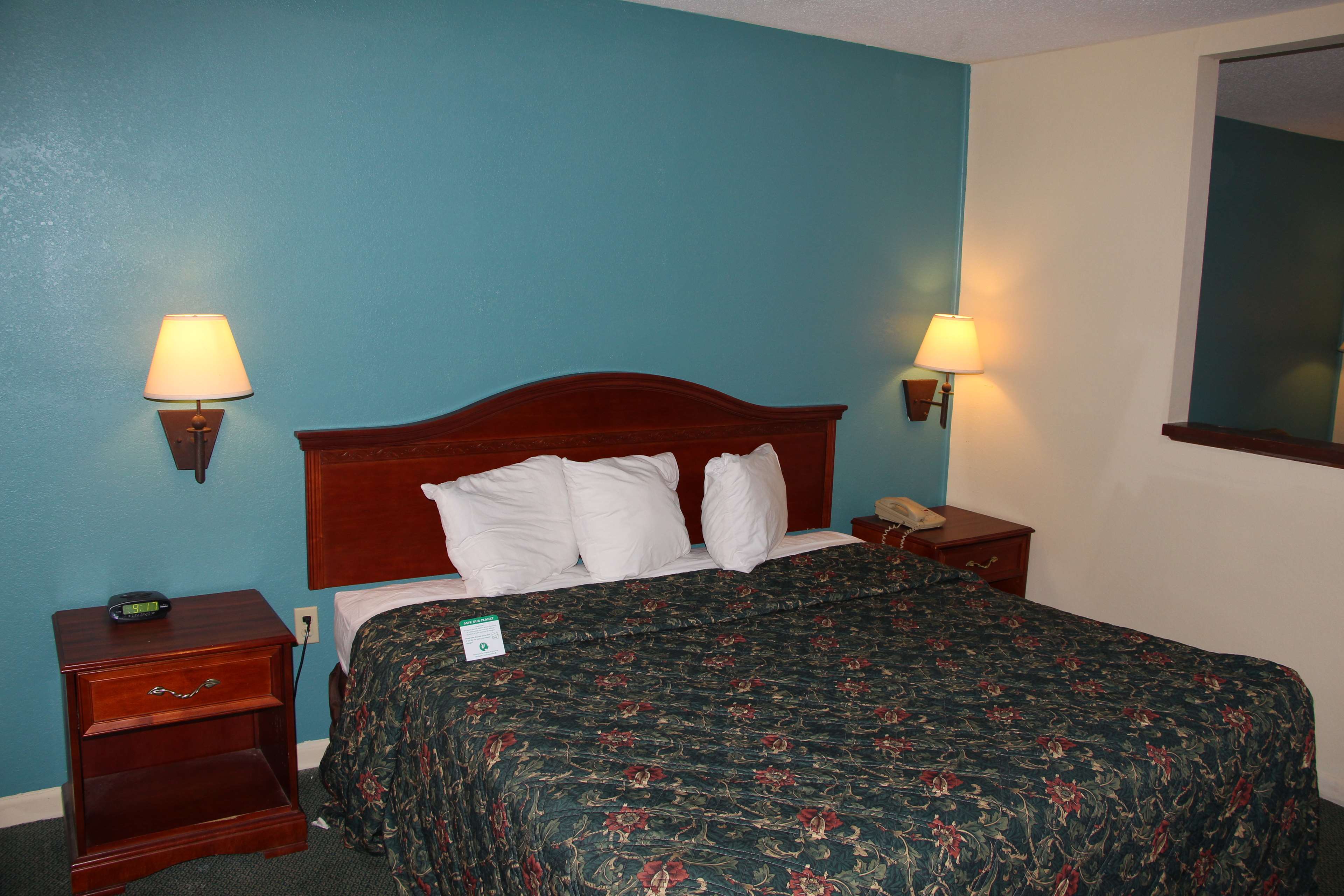 Red Roof Inn & Suites Monroe, NC