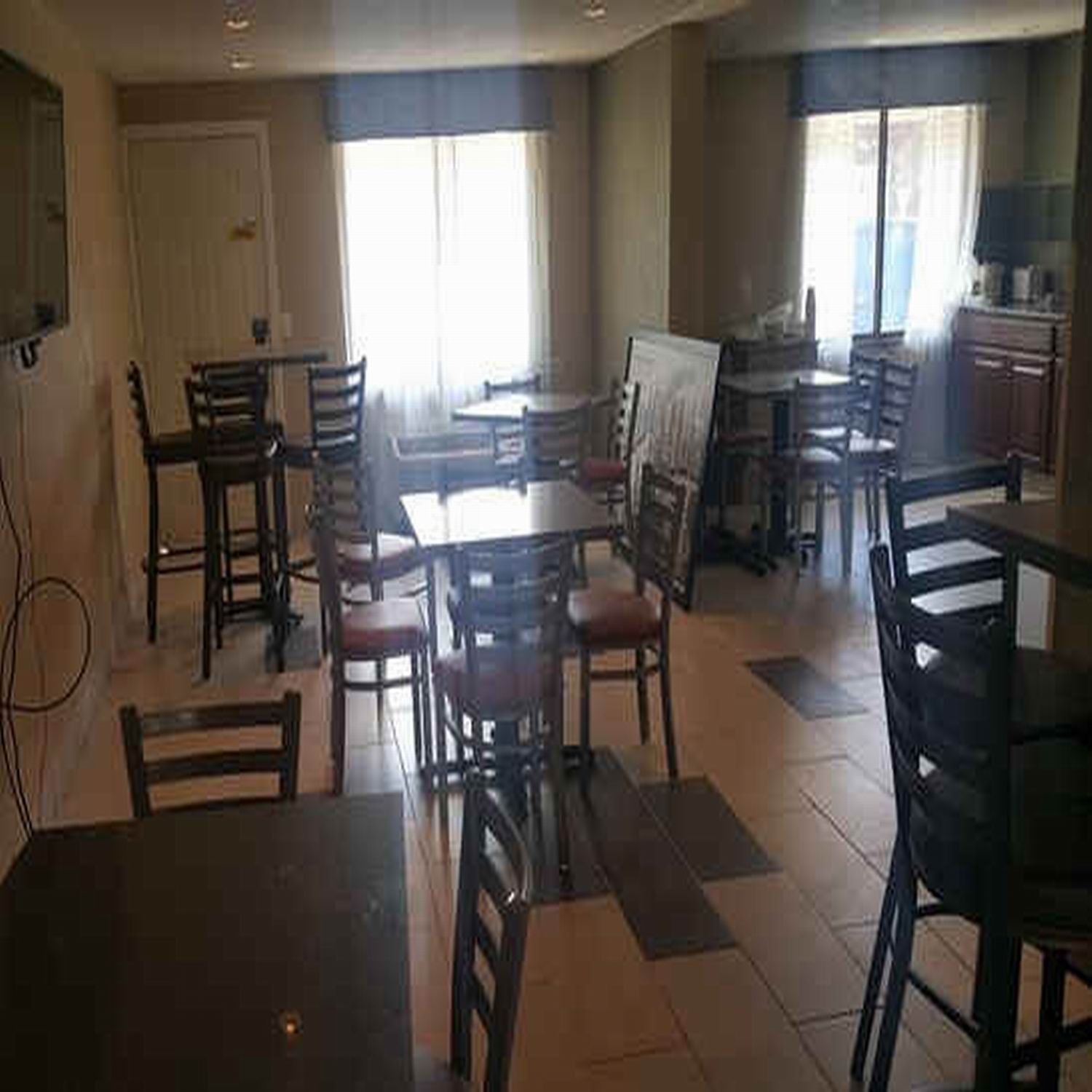 Super 8 by Wyndham Monroe