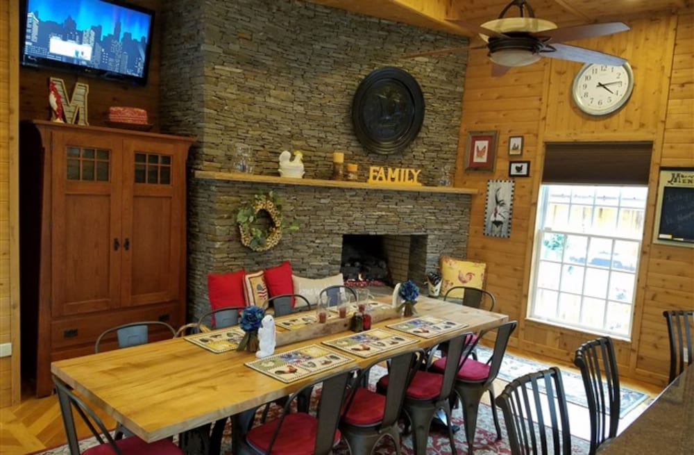 Silly Chickens Lodge