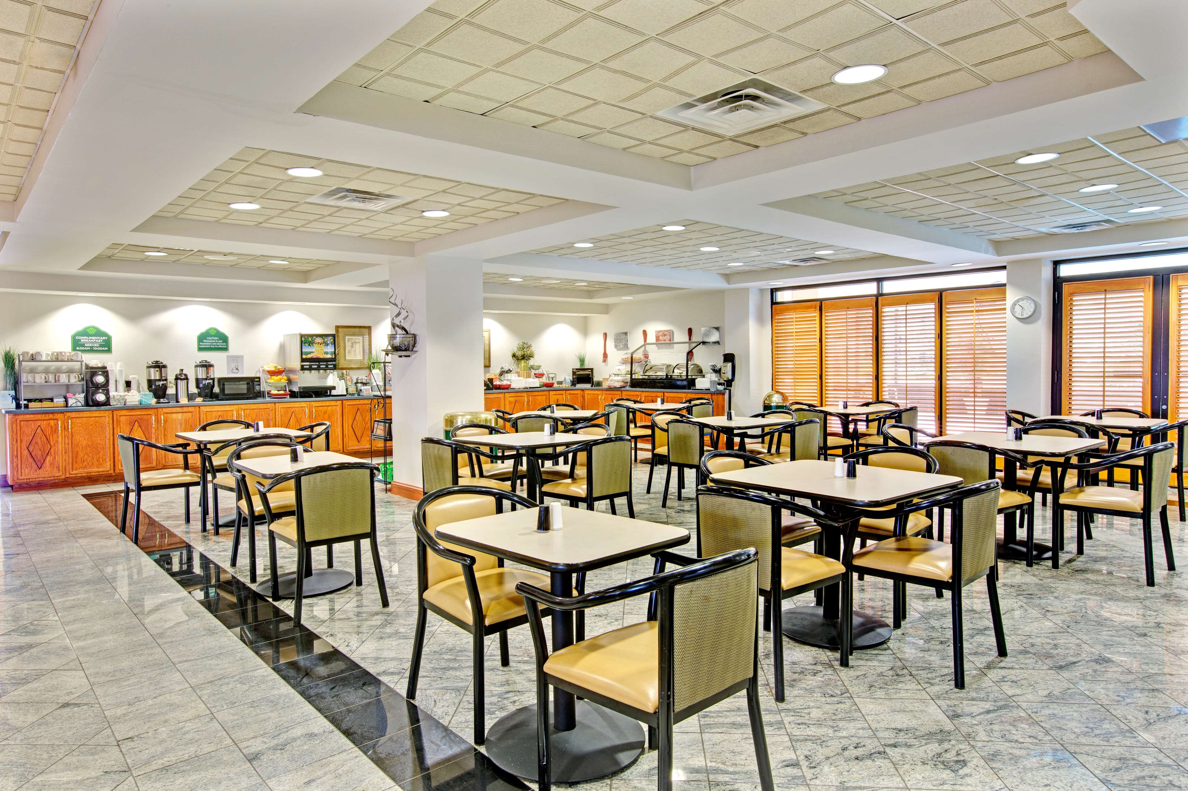 La Quinta Inn & Suites by Wyndham Mooresville