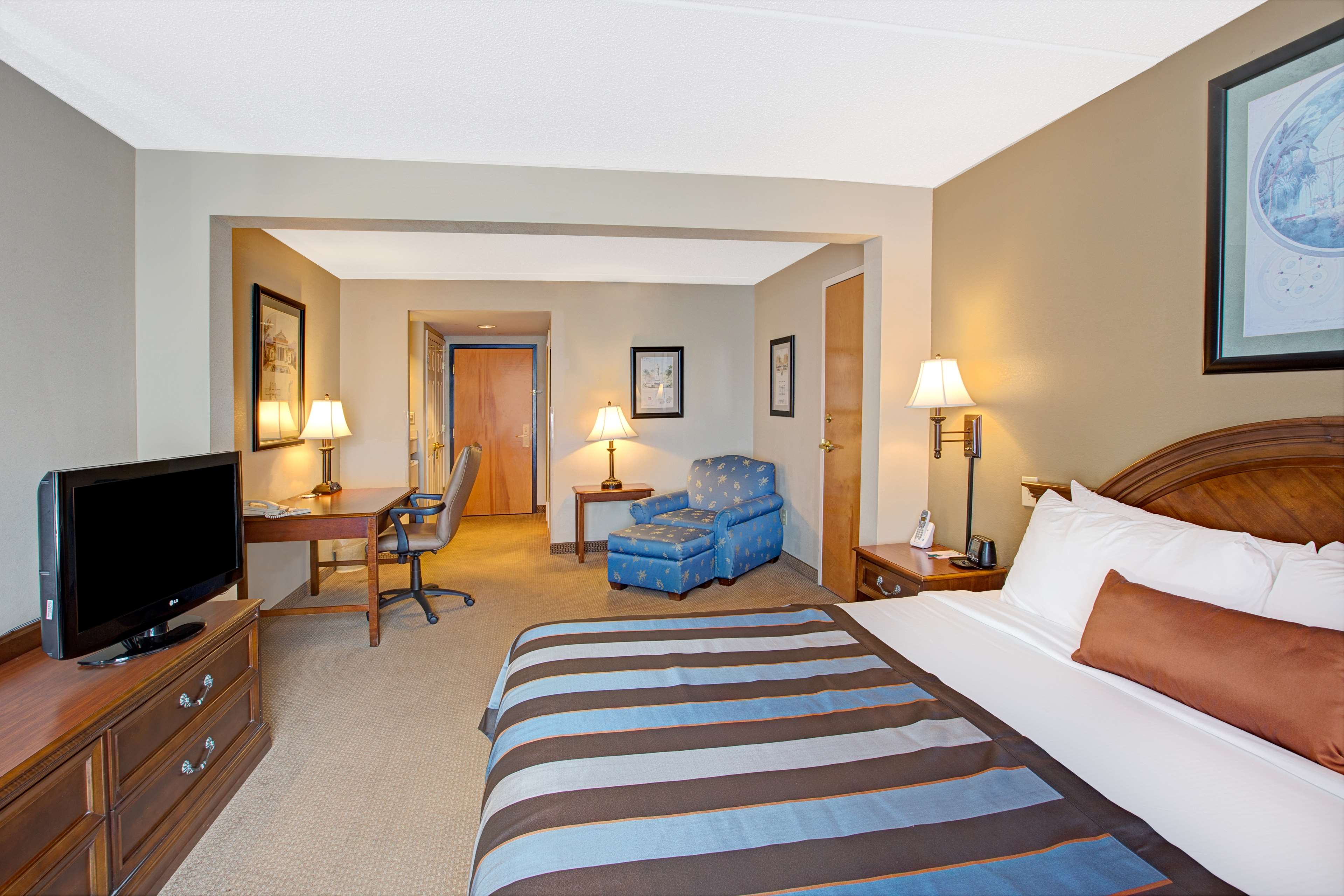 La Quinta Inn & Suites by Wyndham Mooresville