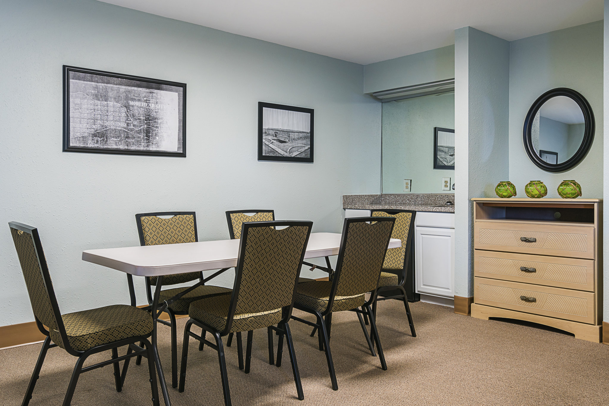 Garnet Inn & Suites
