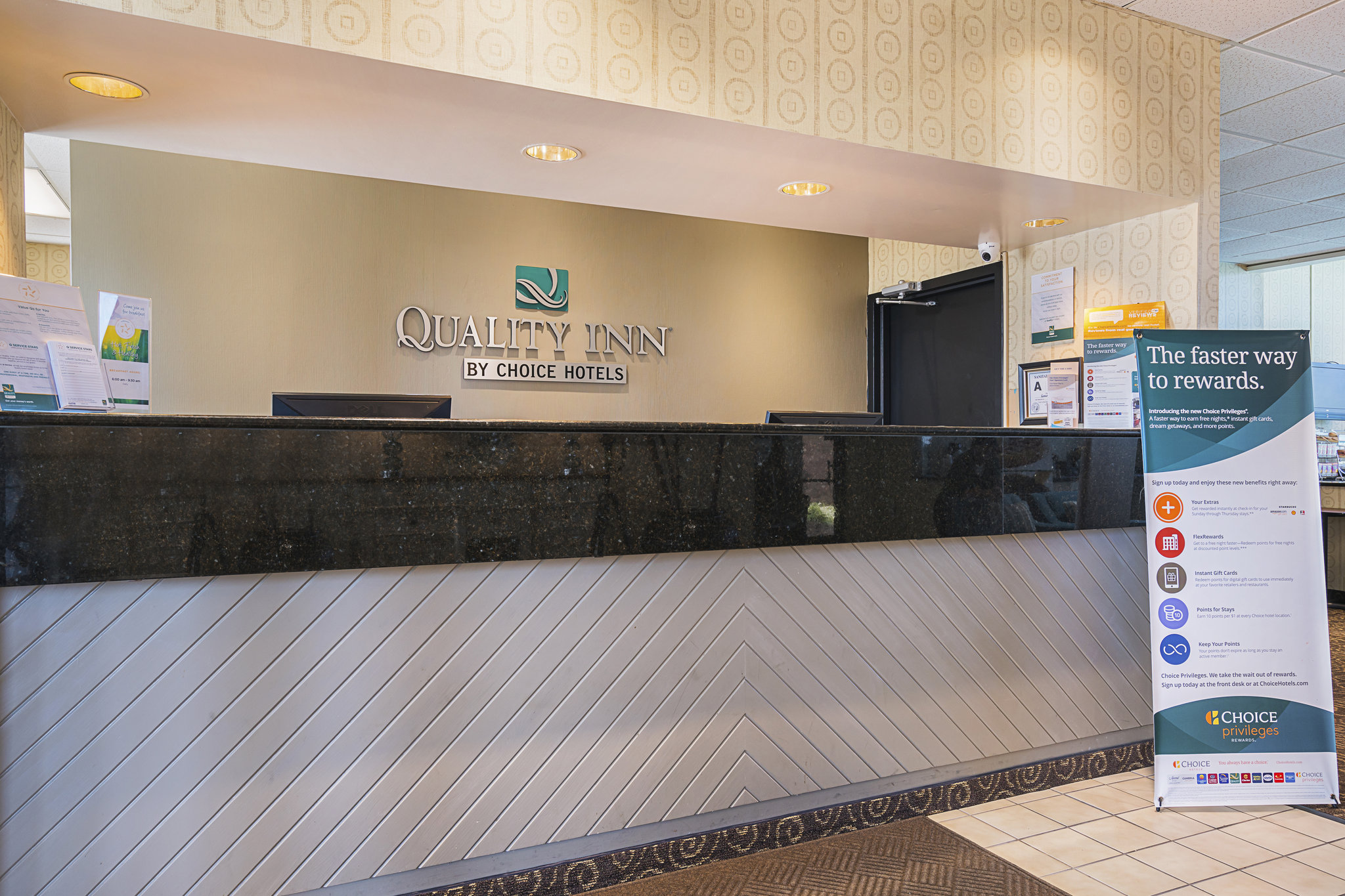 Garnet Inn & Suites