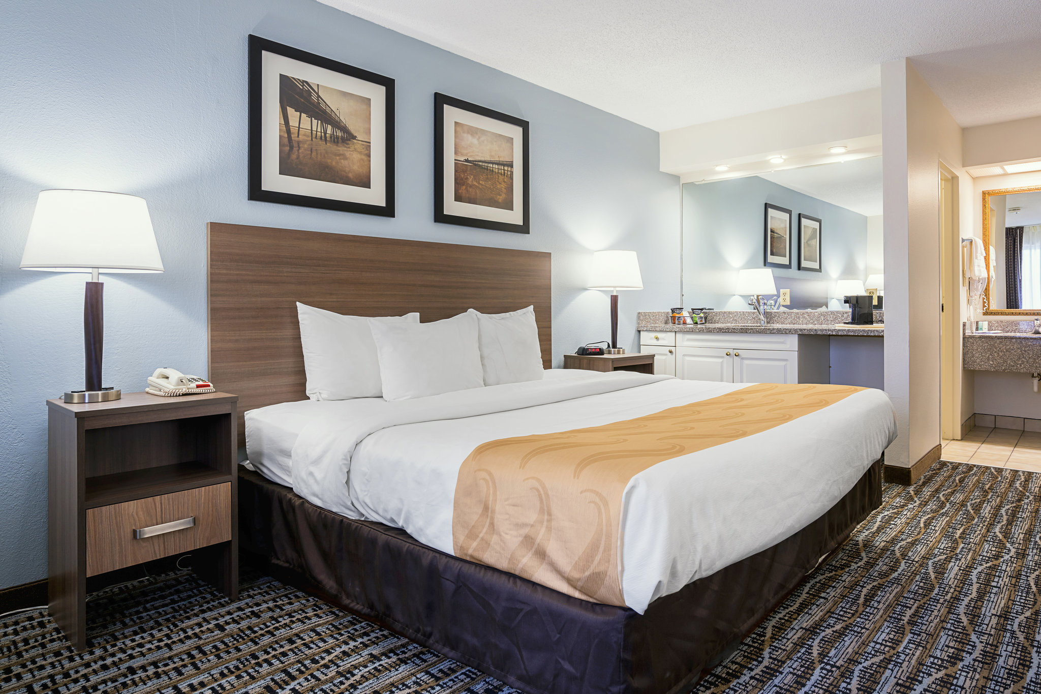 Garnet Inn & Suites