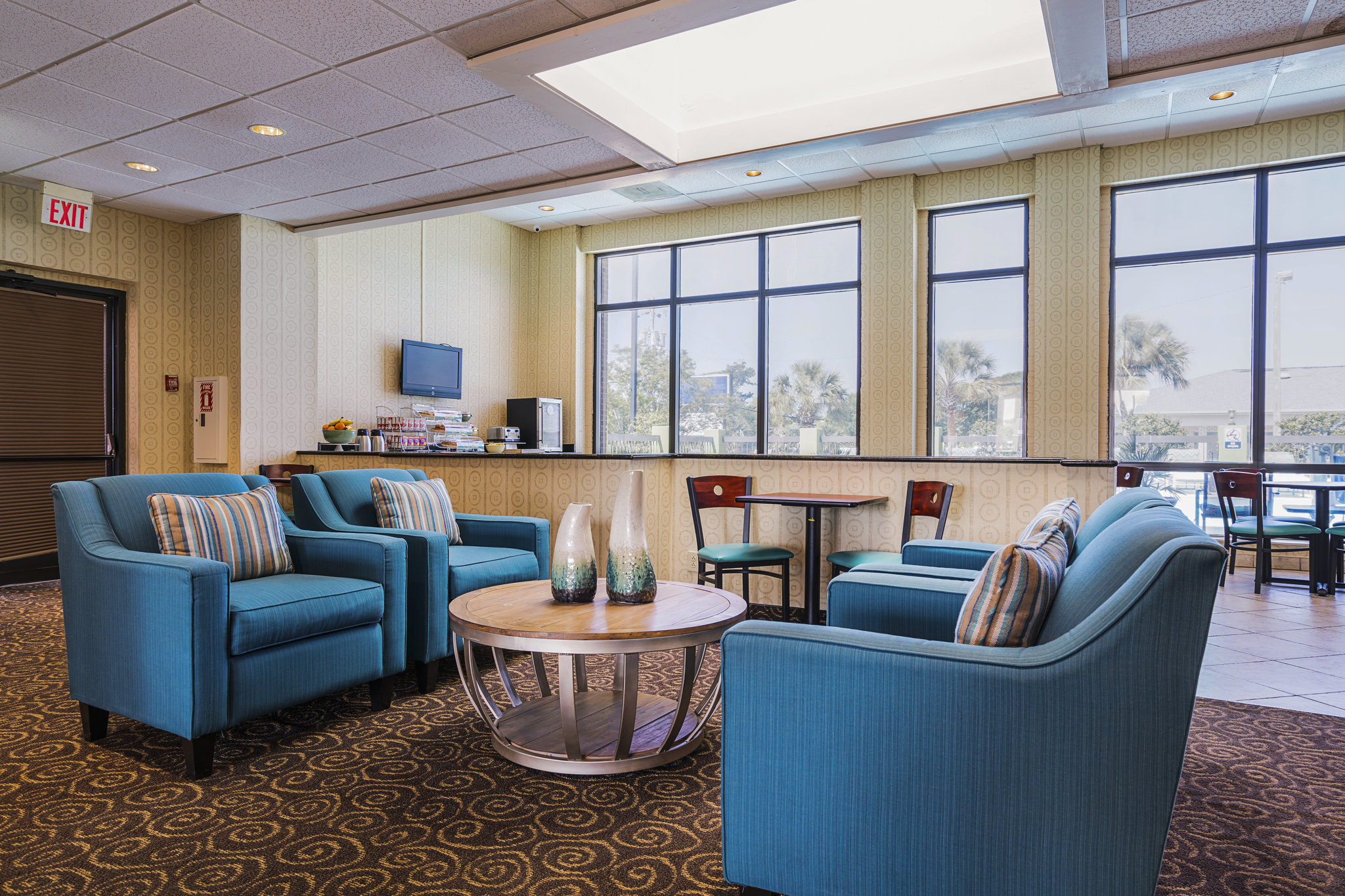 Garnet Inn & Suites