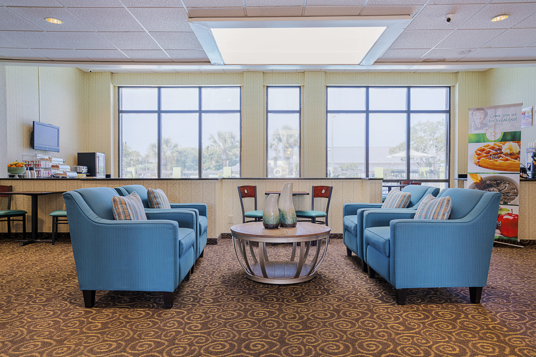 Garnet Inn & Suites