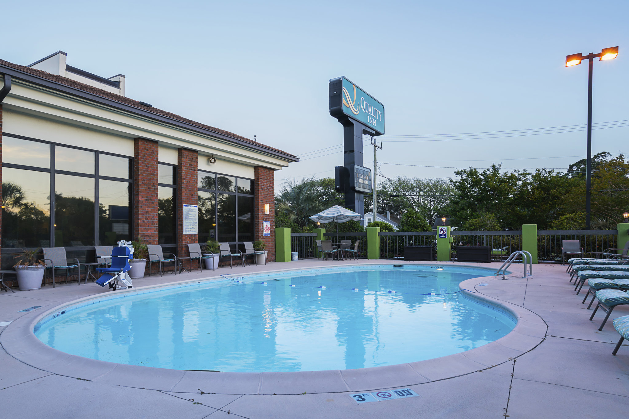 Garnet Inn & Suites