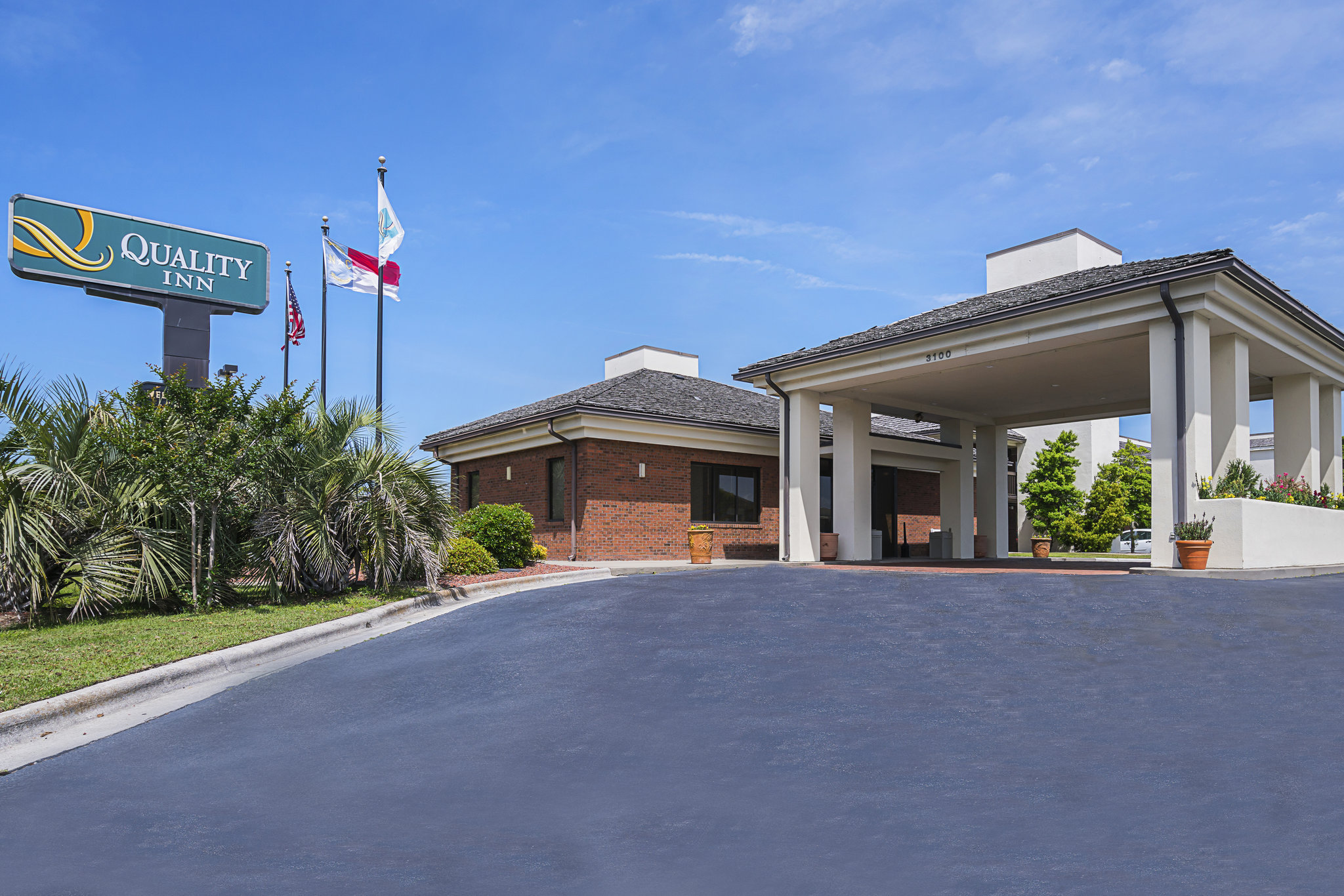 Garnet Inn & Suites