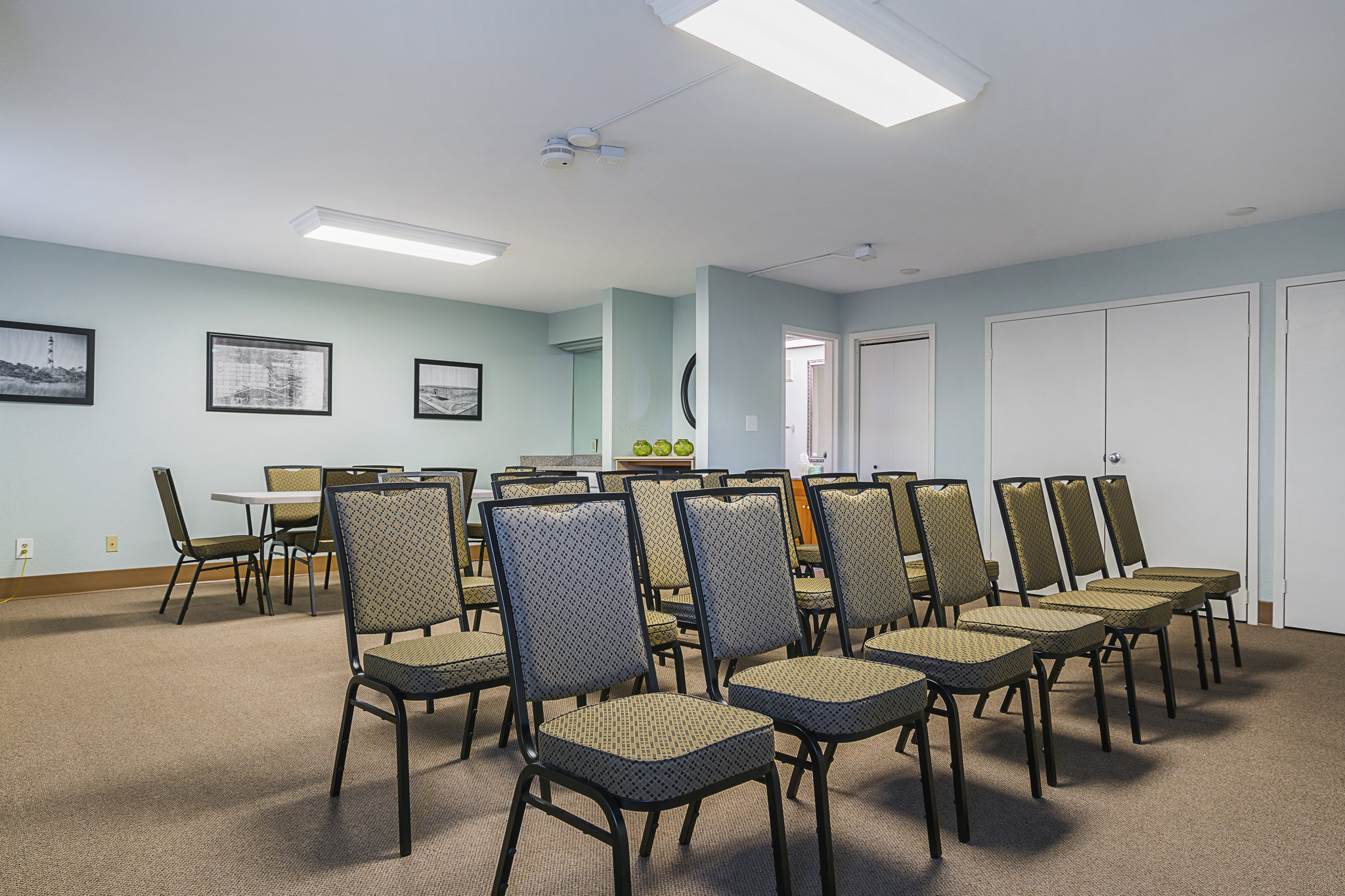 Garnet Inn & Suites