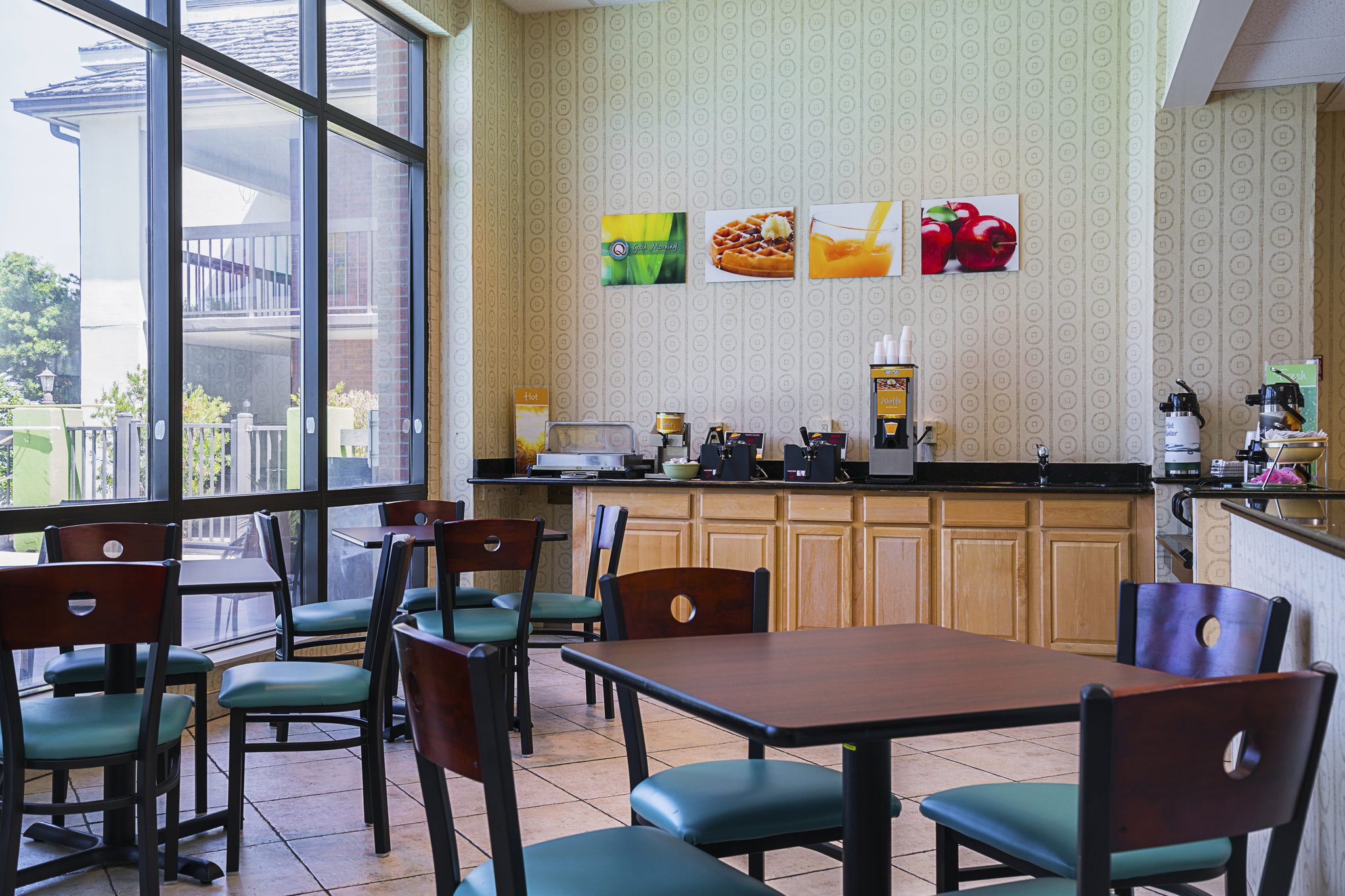 Garnet Inn & Suites