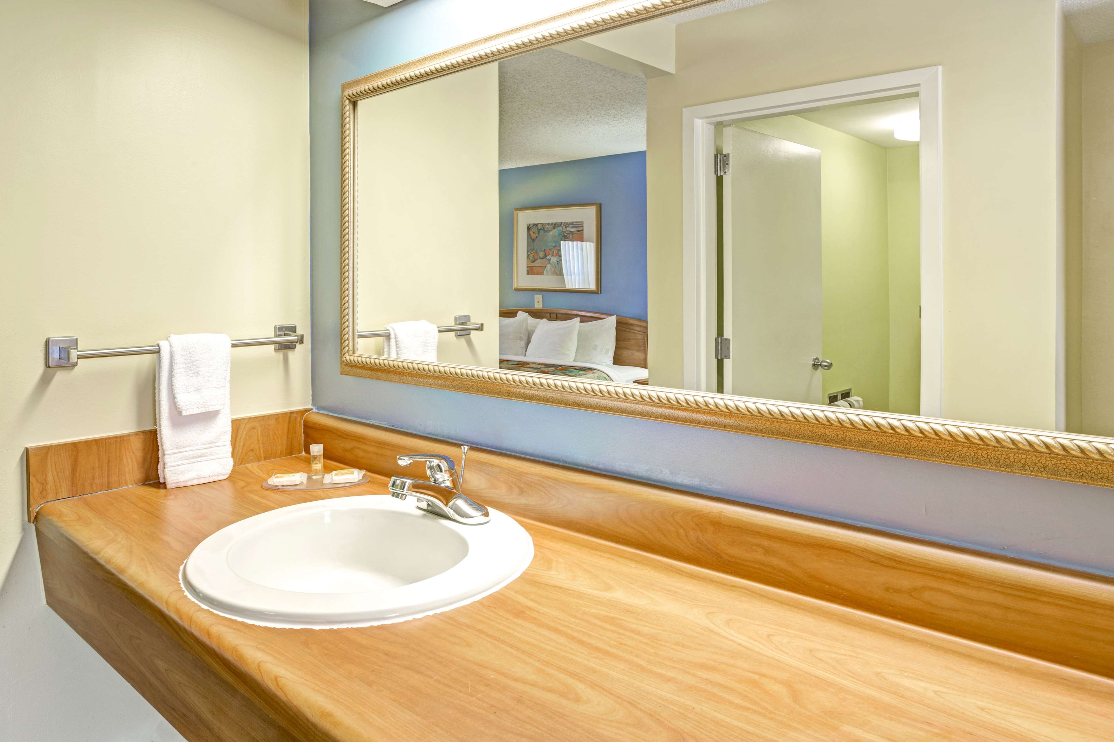 Days Inn by Wyndham Raleigh-Airport-Research Triangle Park