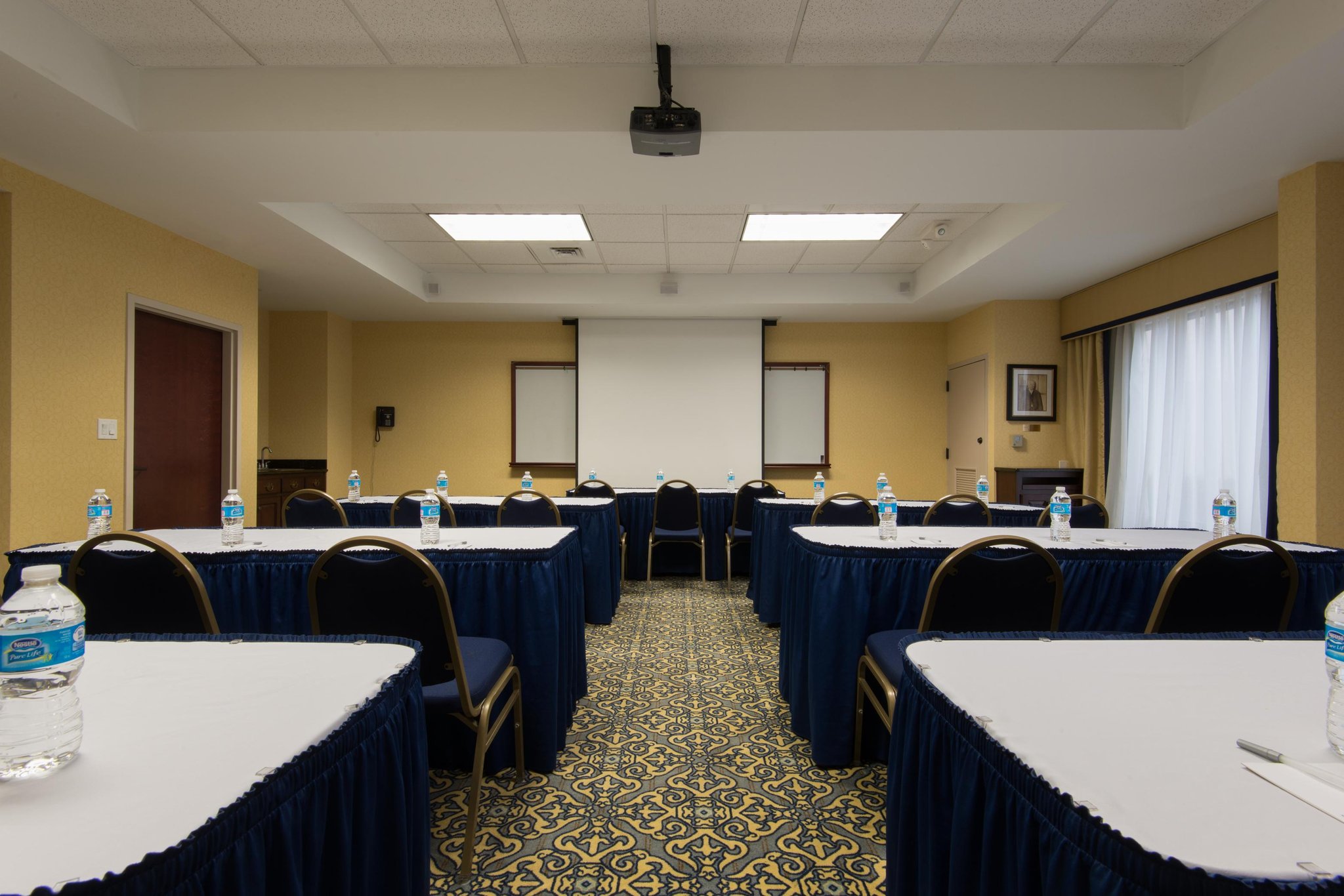 Hampton Inn Mount Airy