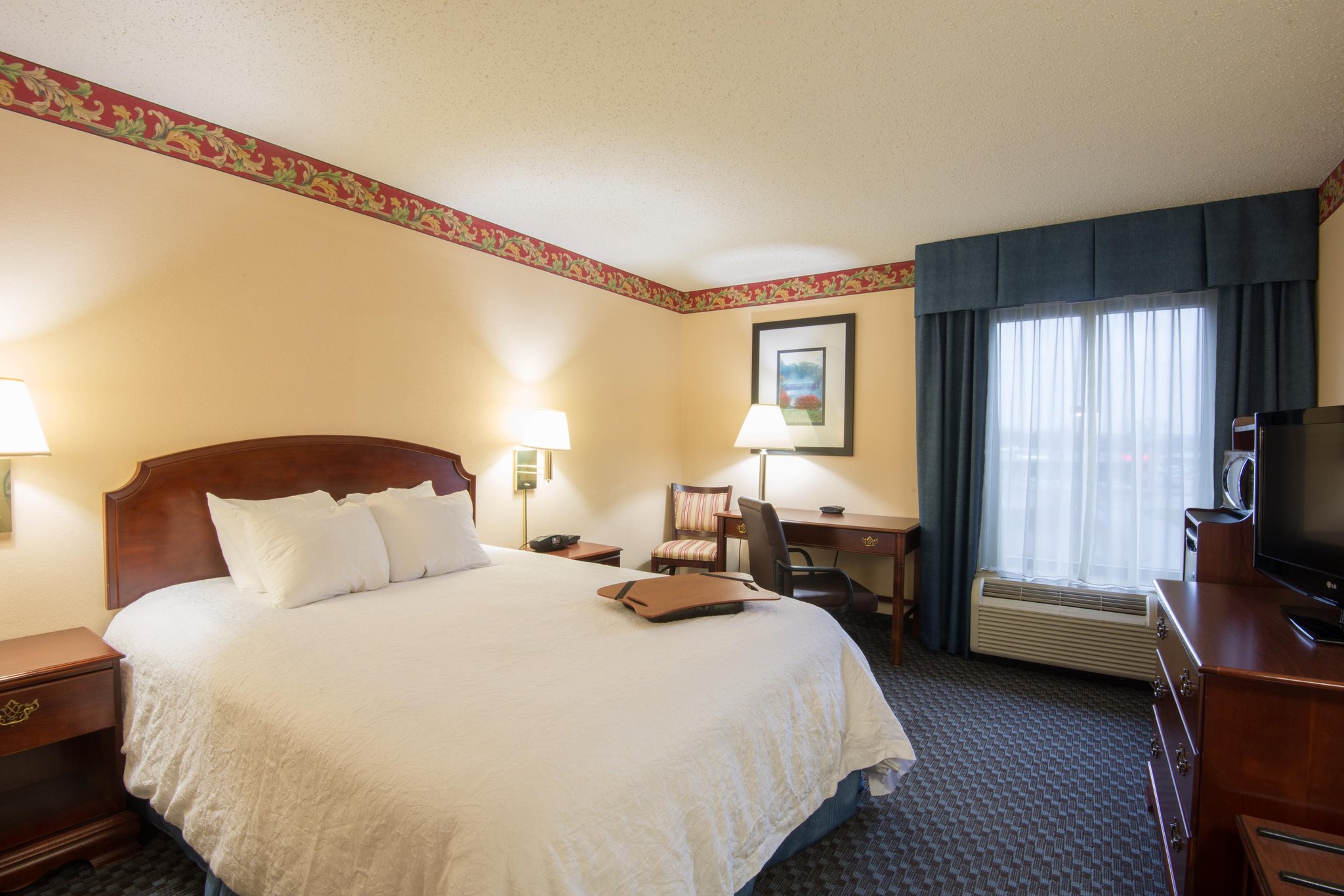Hampton Inn Mount Airy