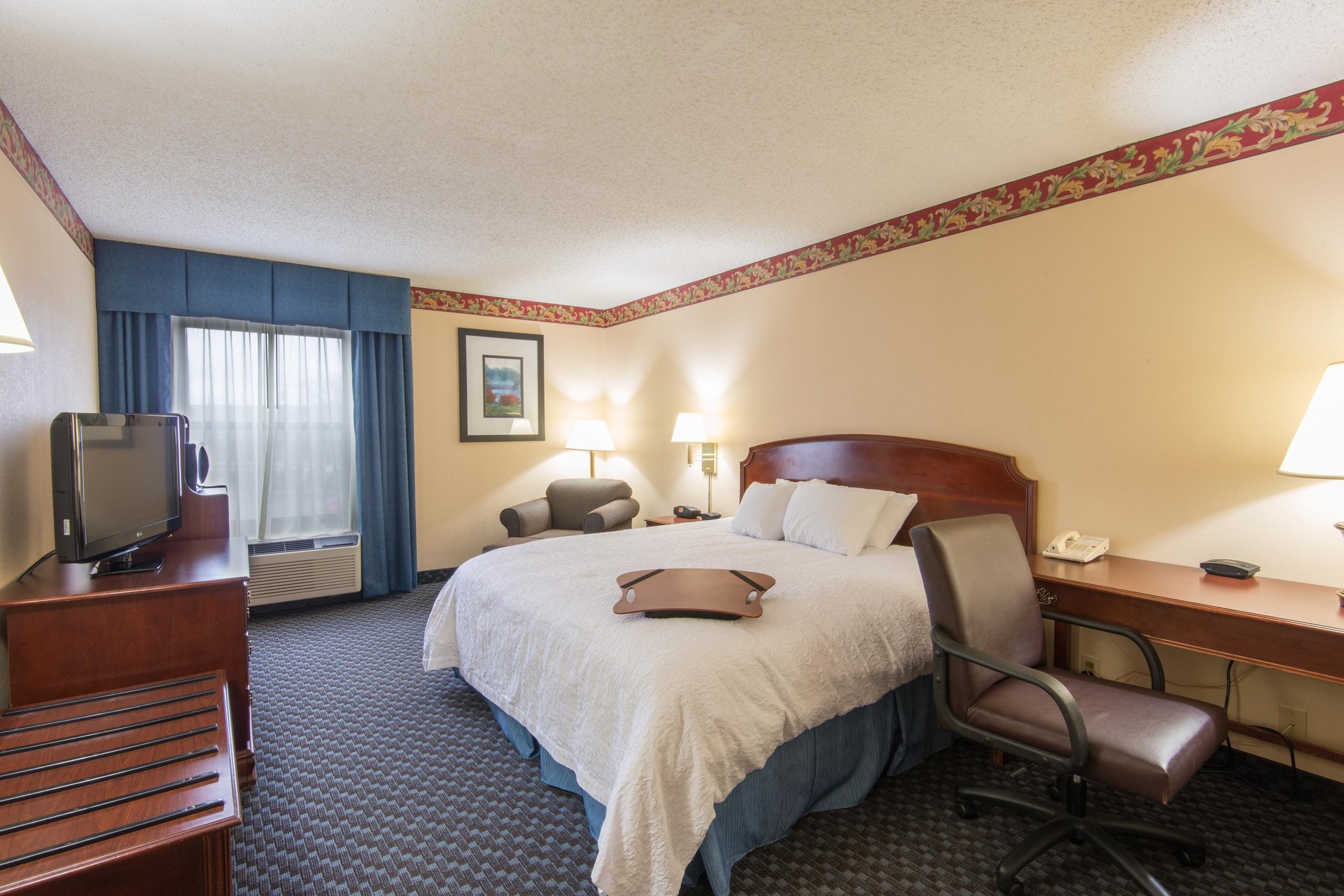 Hampton Inn Mount Airy
