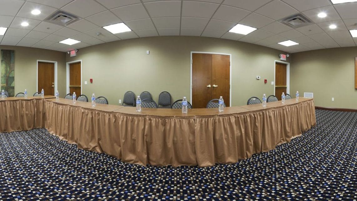 Holiday Inn Express Hotel & Suites Mount Airy