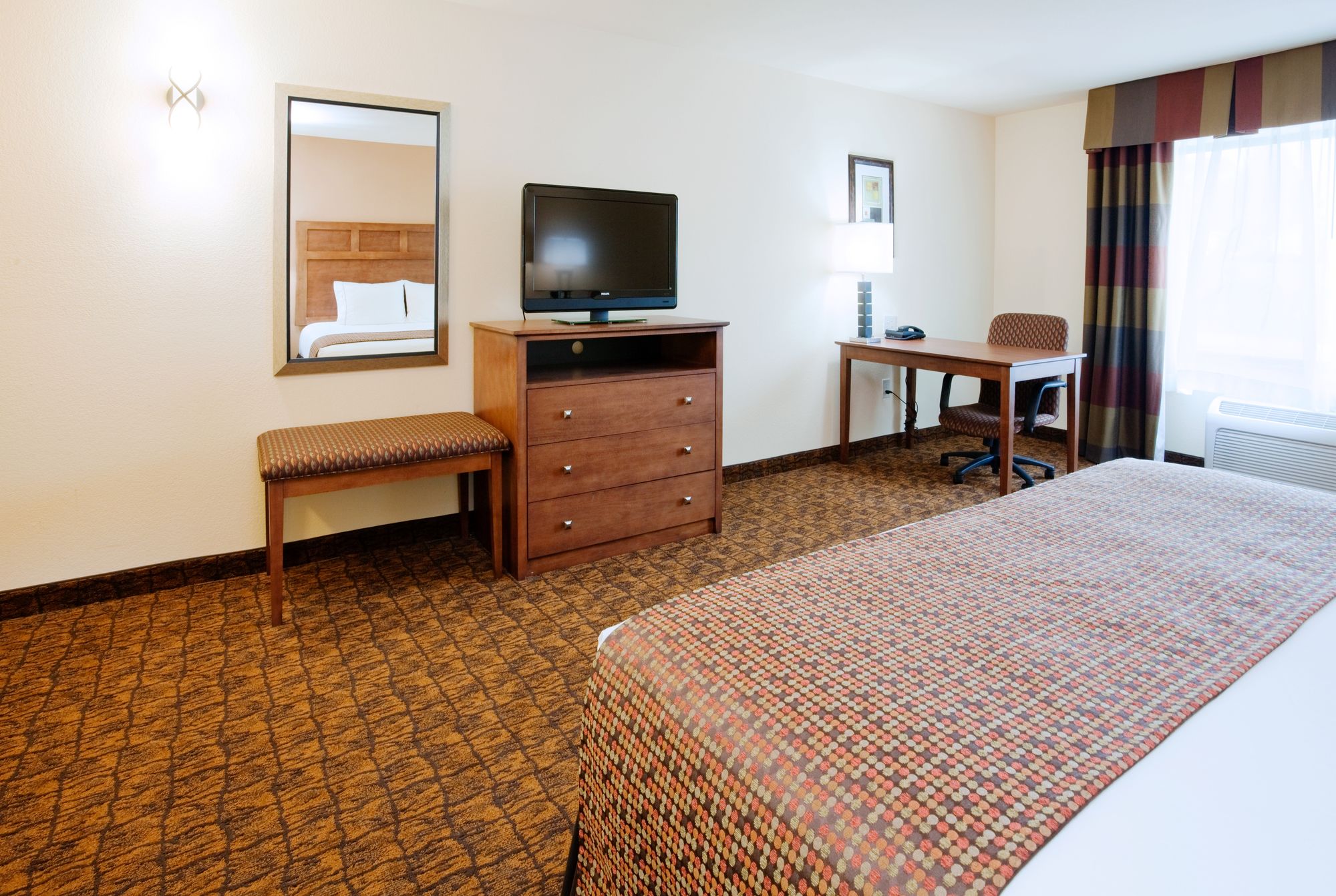 Holiday Inn Express Hotel & Suites Mount Airy