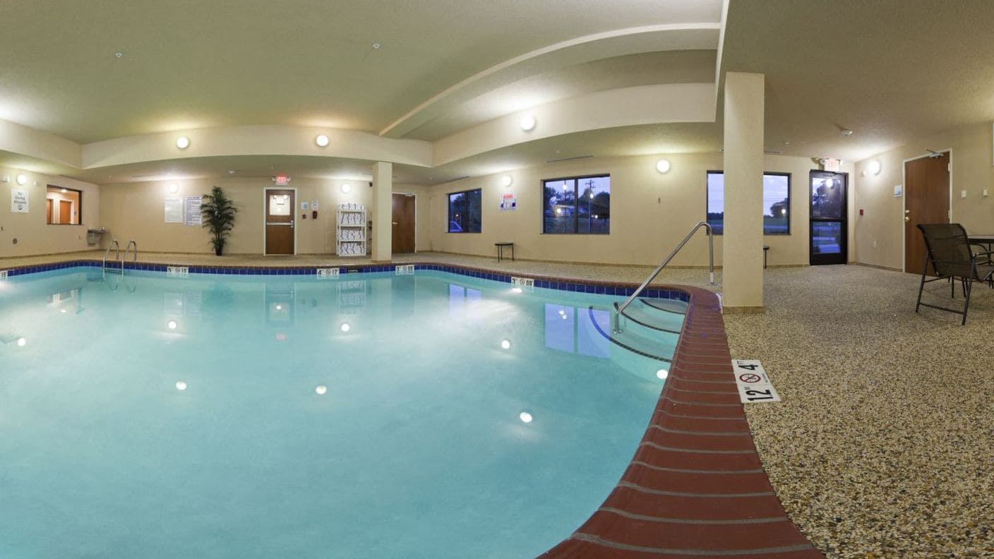 Holiday Inn Express Hotel & Suites Mount Airy