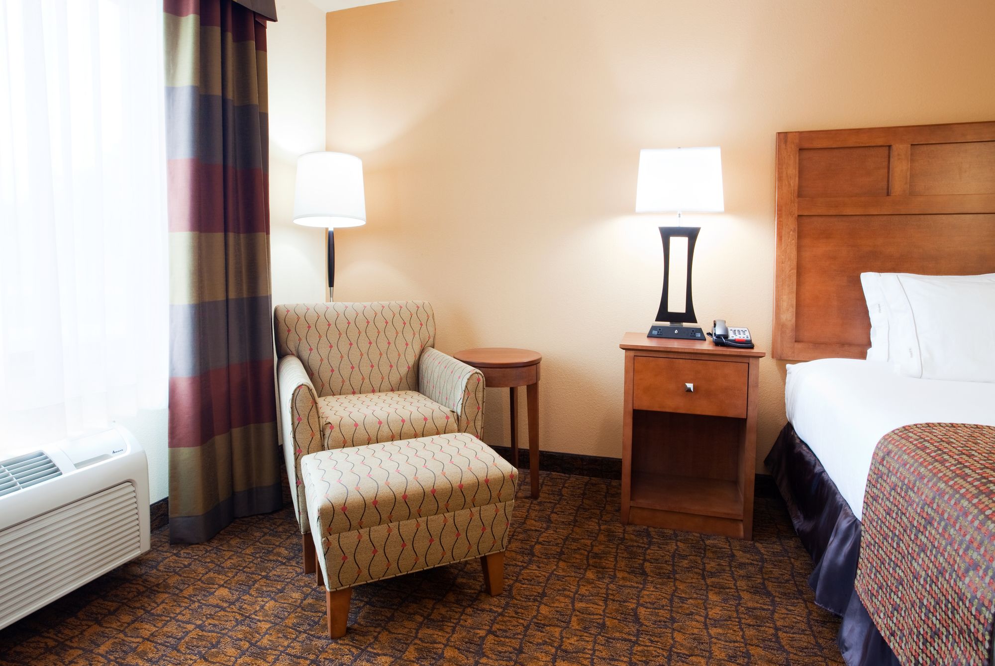 Holiday Inn Express Hotel & Suites Mount Airy