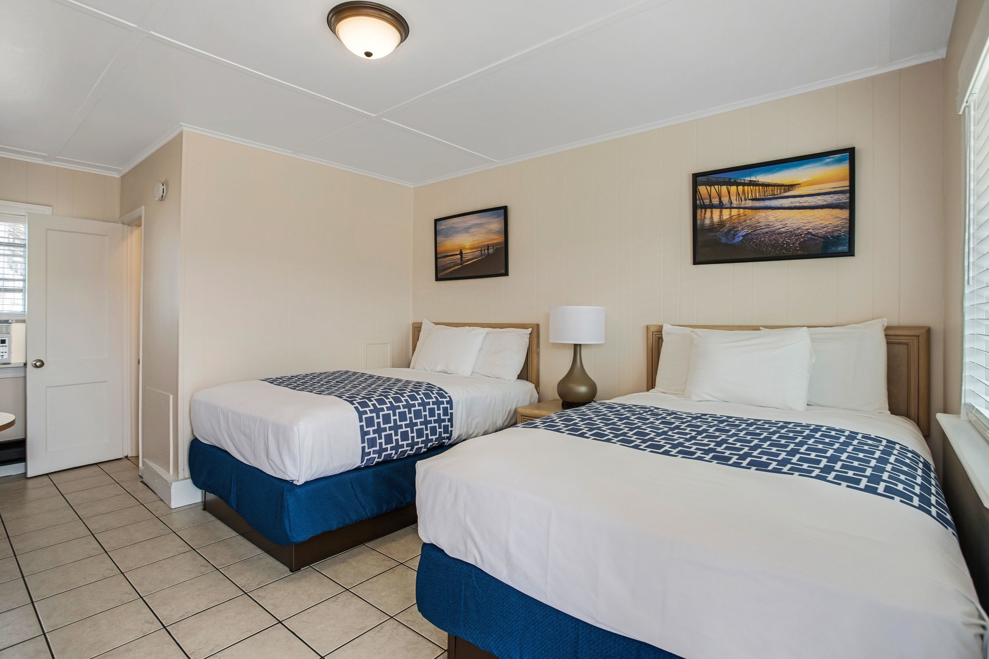 Dolphin Oceanfront Motel