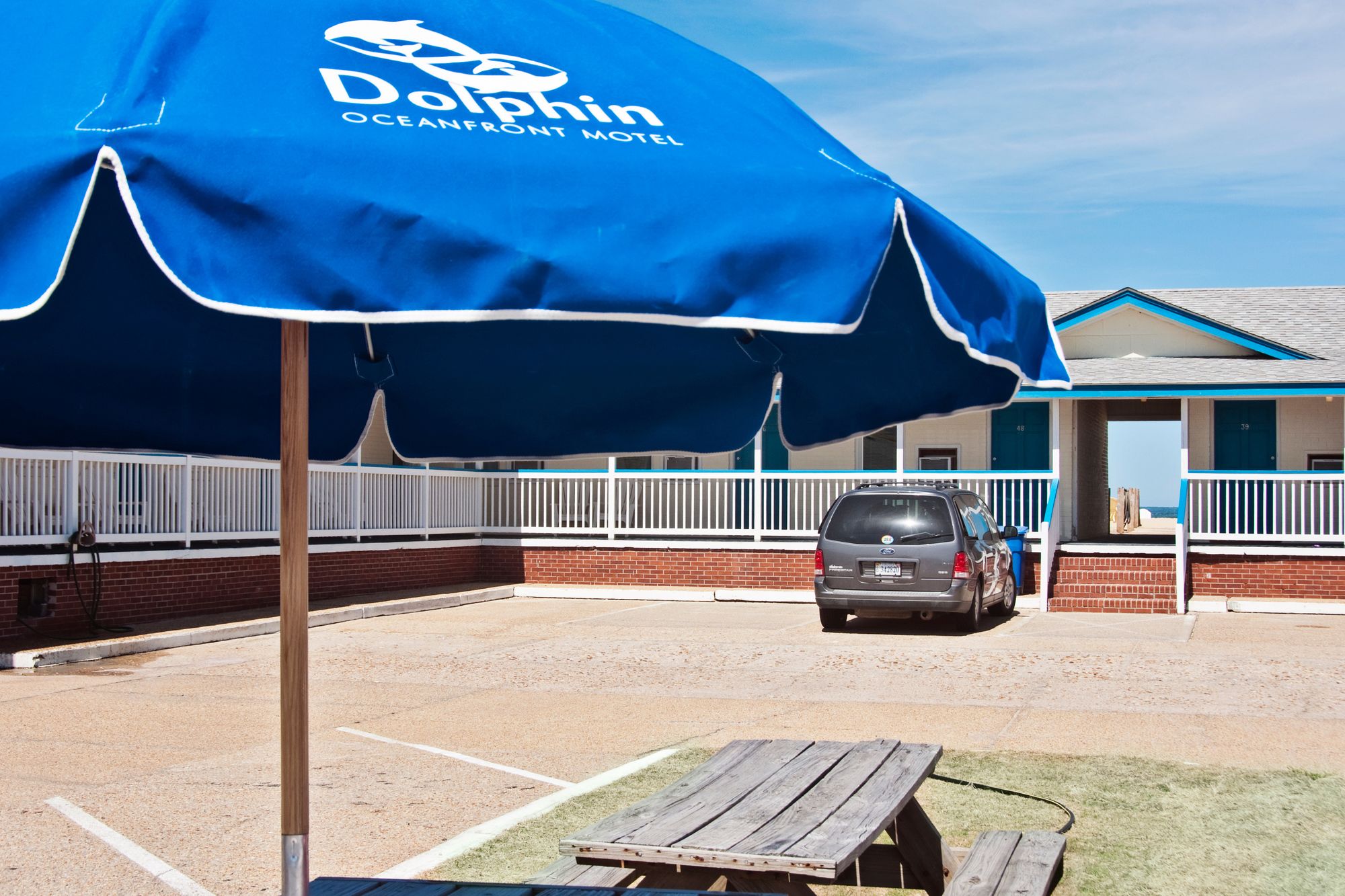 Dolphin Oceanfront Motel