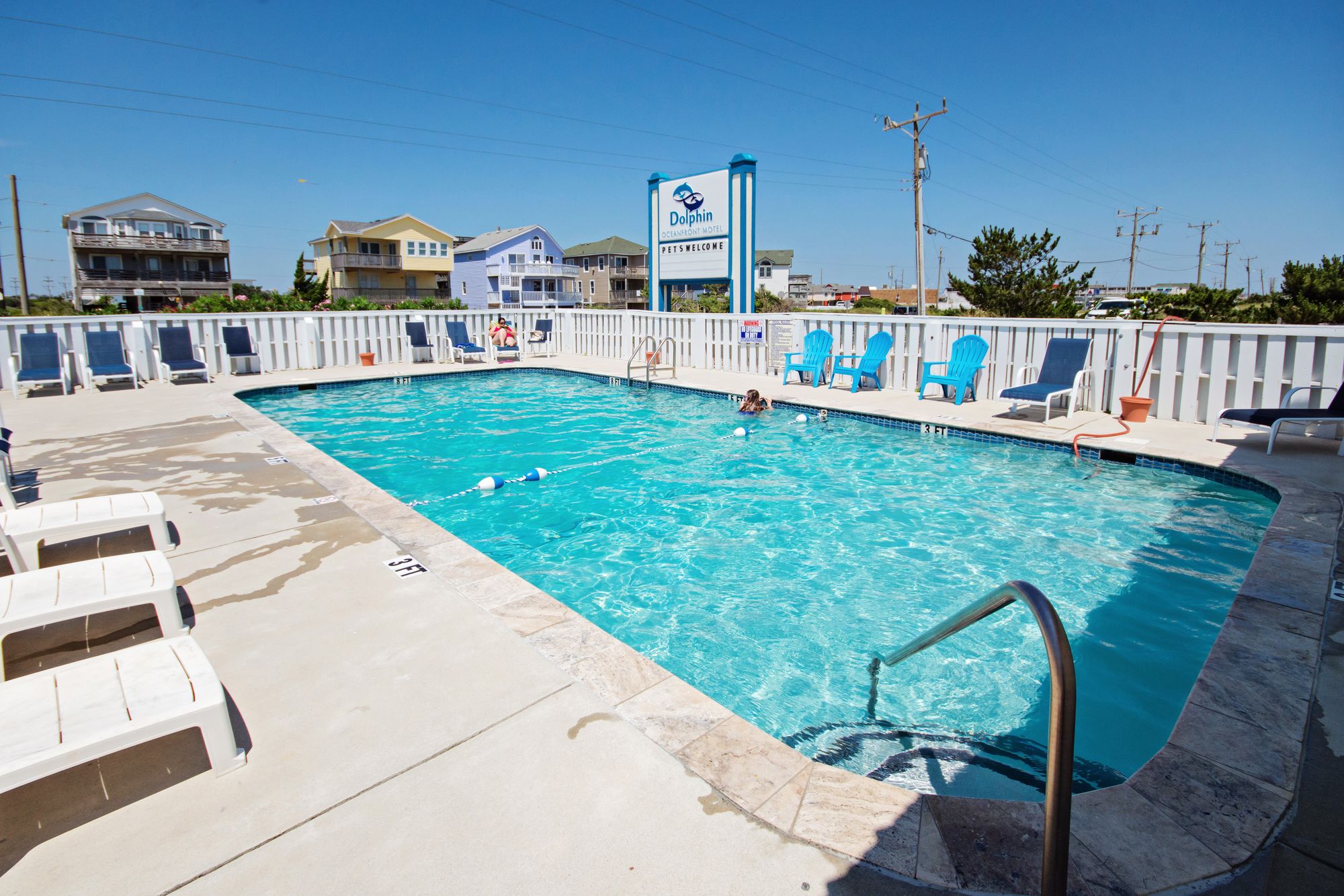 Dolphin Oceanfront Motel