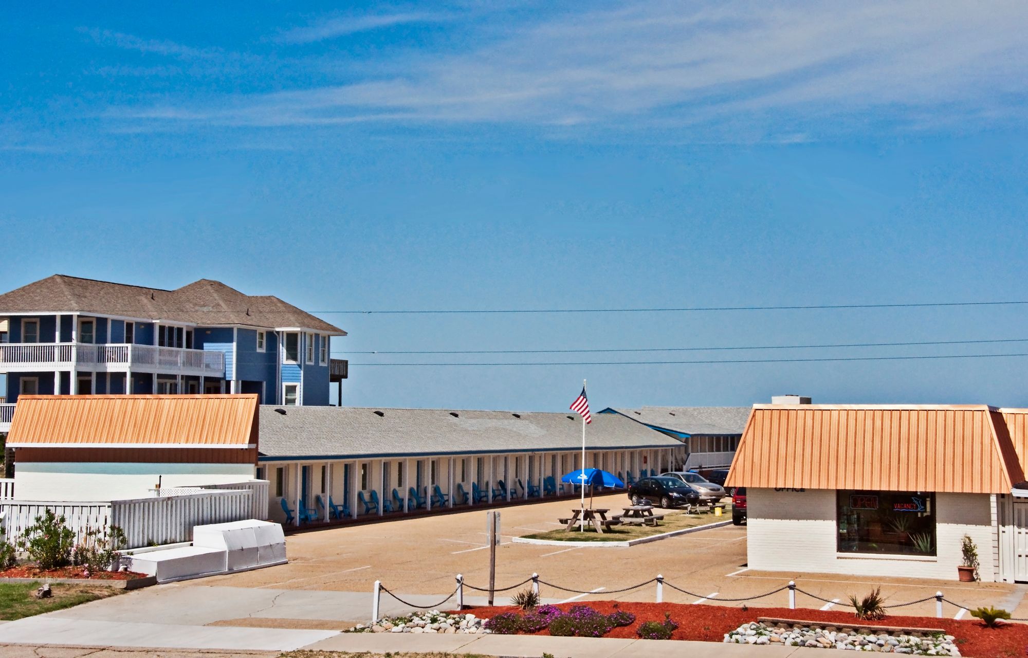 Dolphin Oceanfront Motel
