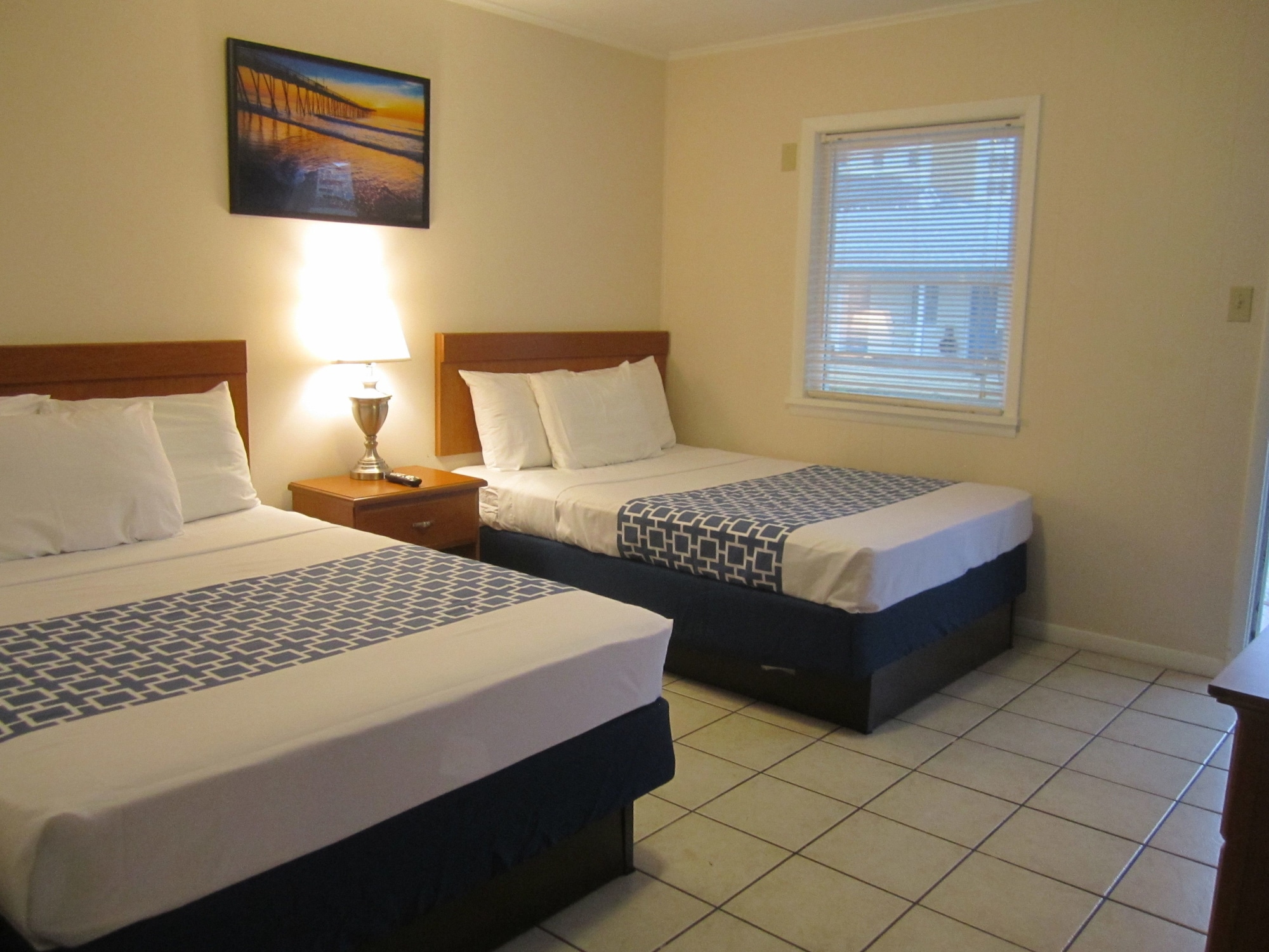 Dolphin Oceanfront Motel