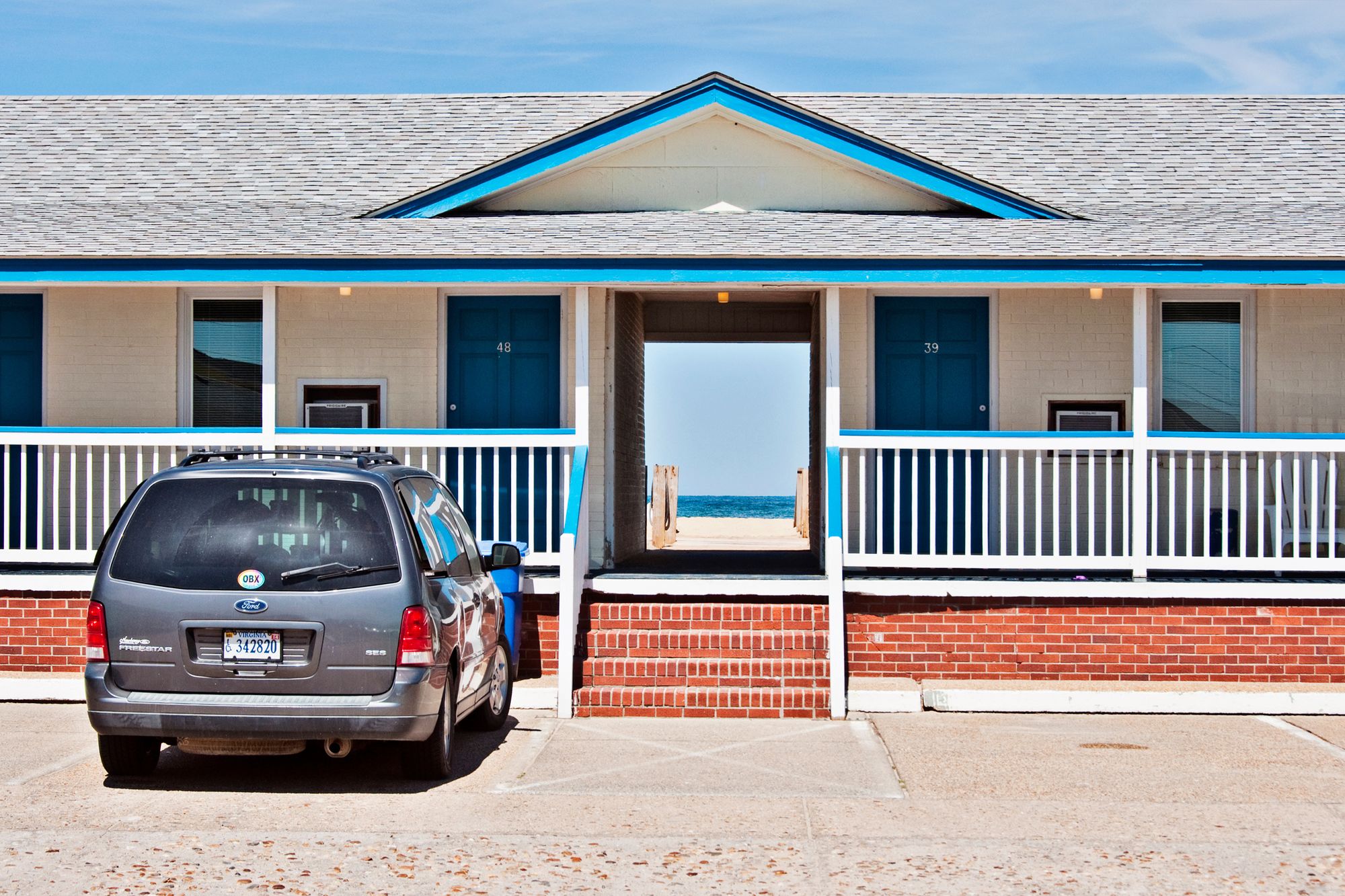 Dolphin Oceanfront Motel