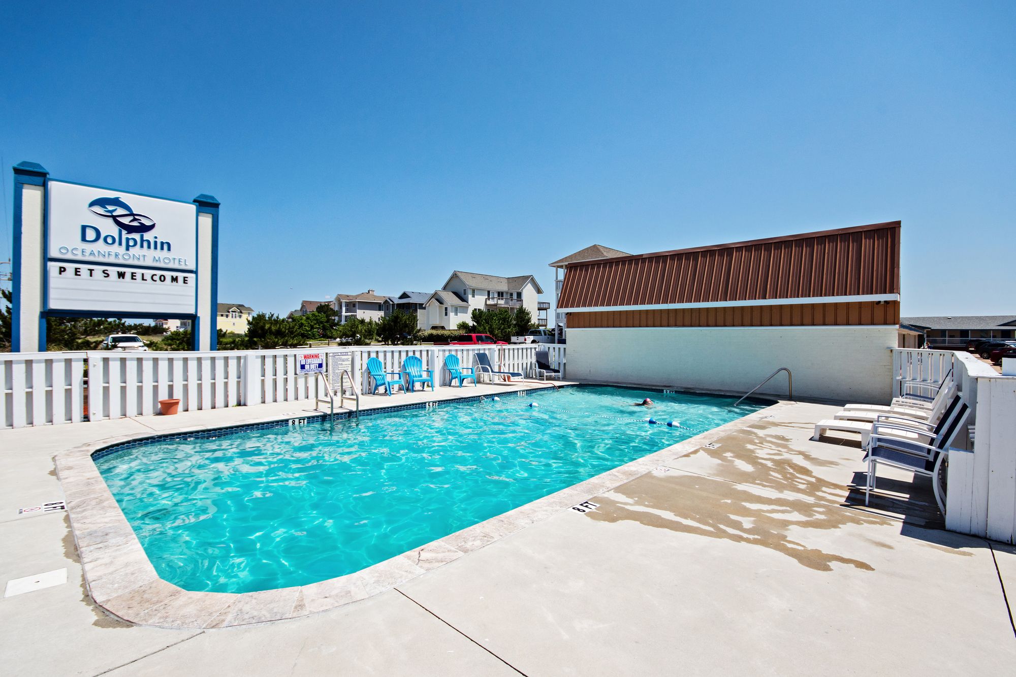 Dolphin Oceanfront Motel