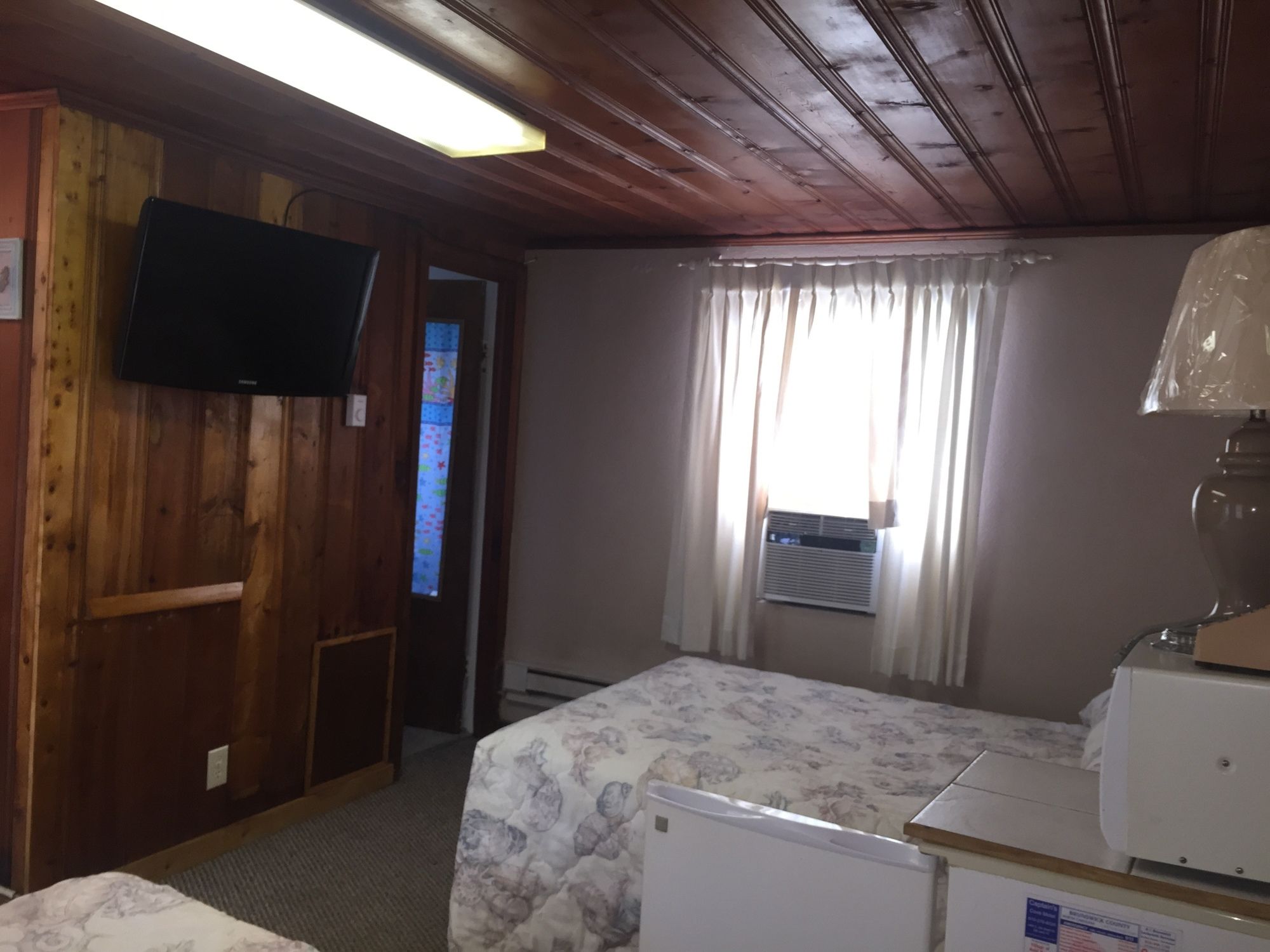 Captain's Cove Motel